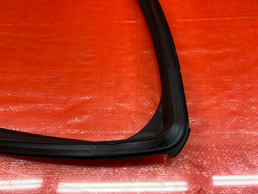 08 15 LANCER EVOLUTION X EVO 10   RIGHT REAR WINDOW GLASS RUN CHANNEL   OEM #2068