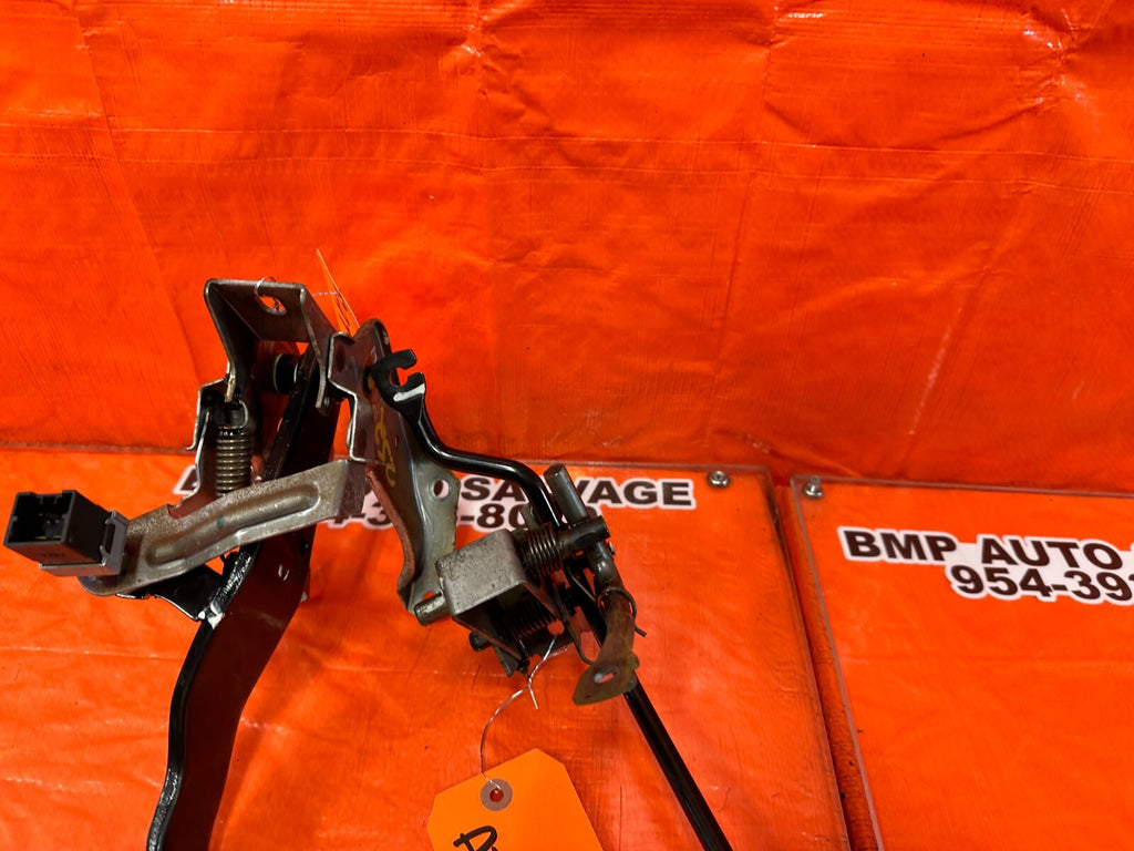 97 01 HONDA PRELUDE   AUTOMATIC PEDALS   GAS AND BRAKE   OEM FACTORY #2525