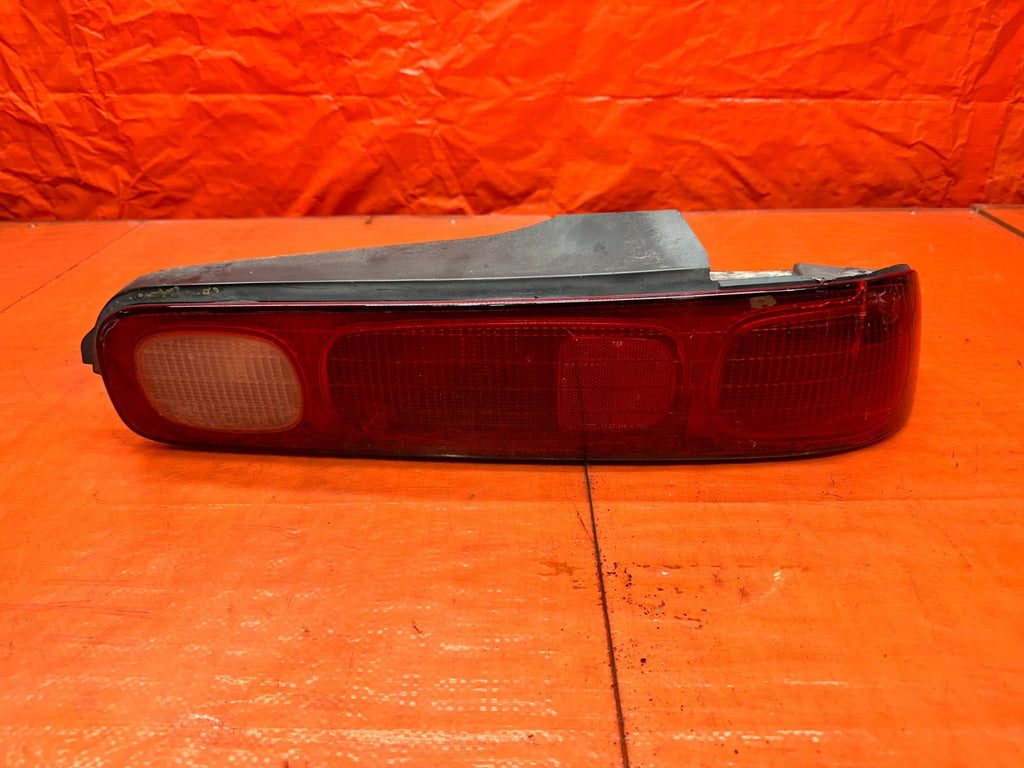 98 01 ACURA INTEGRA 2D RIGHT PASSENGER REAR TAIL LIGHT LAMP OEM #3310
