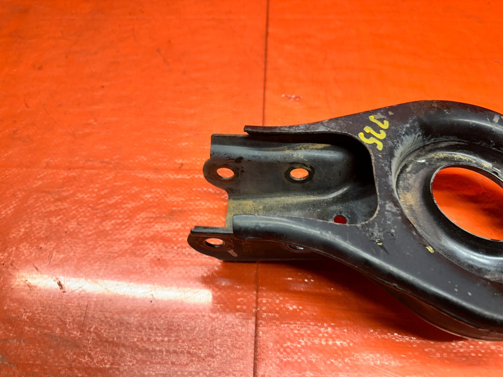 13 16 HYUNDAI GENESIS COUPE   LEFT REAR CONTROL ARMS UPPER LOWER QTY 4 OEM 3258