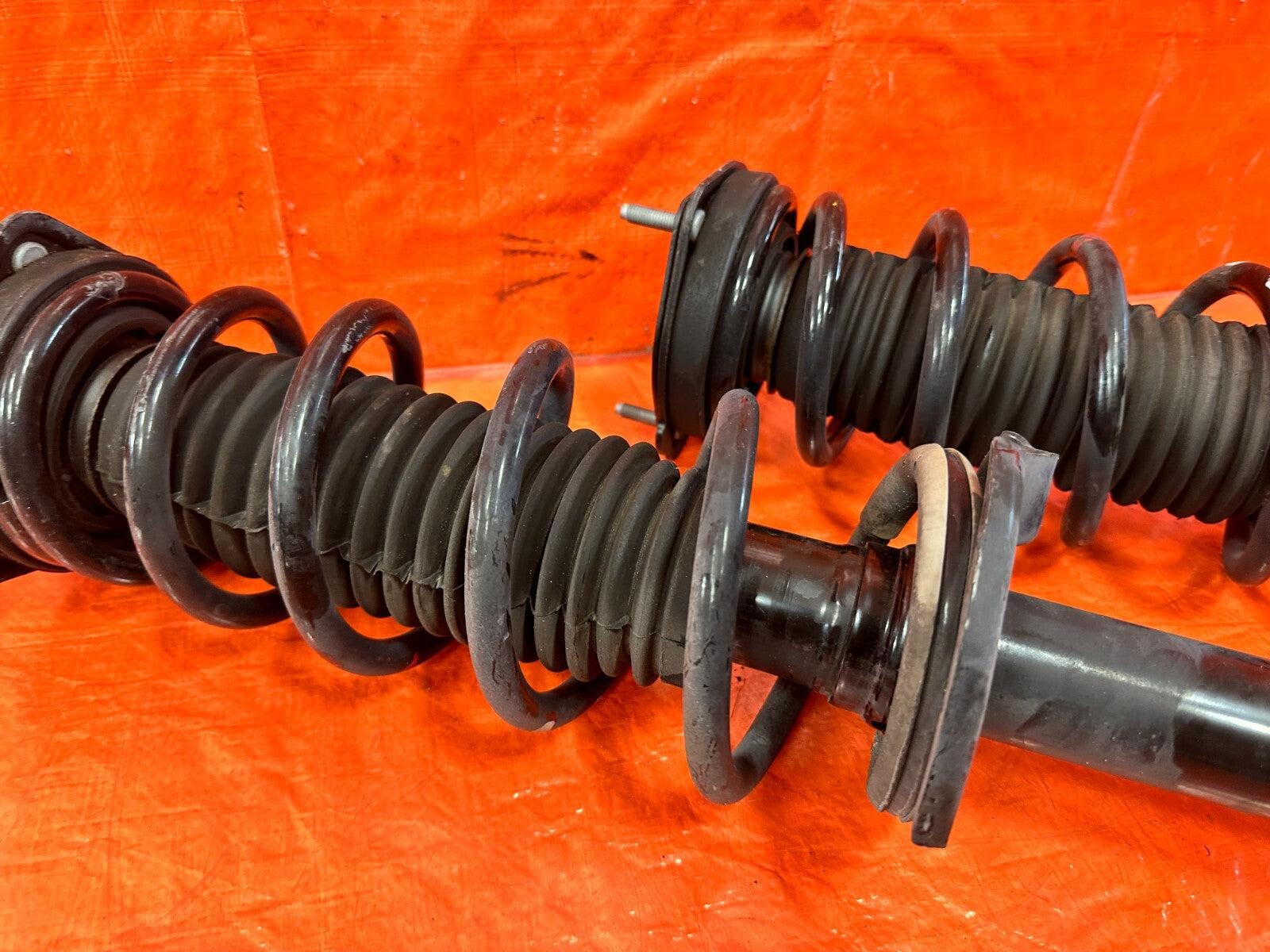 2020 20 INFINITI Q50   NON SPORT MODEL ONLY   LEFT RIGHT REAR SHOCKS   OEM 2965