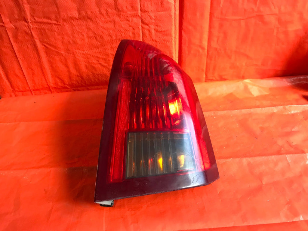 OEM 2004 04 CADILLAC CTS PASSENGER RIGHT TAIL LIGHT LAMP R RH0