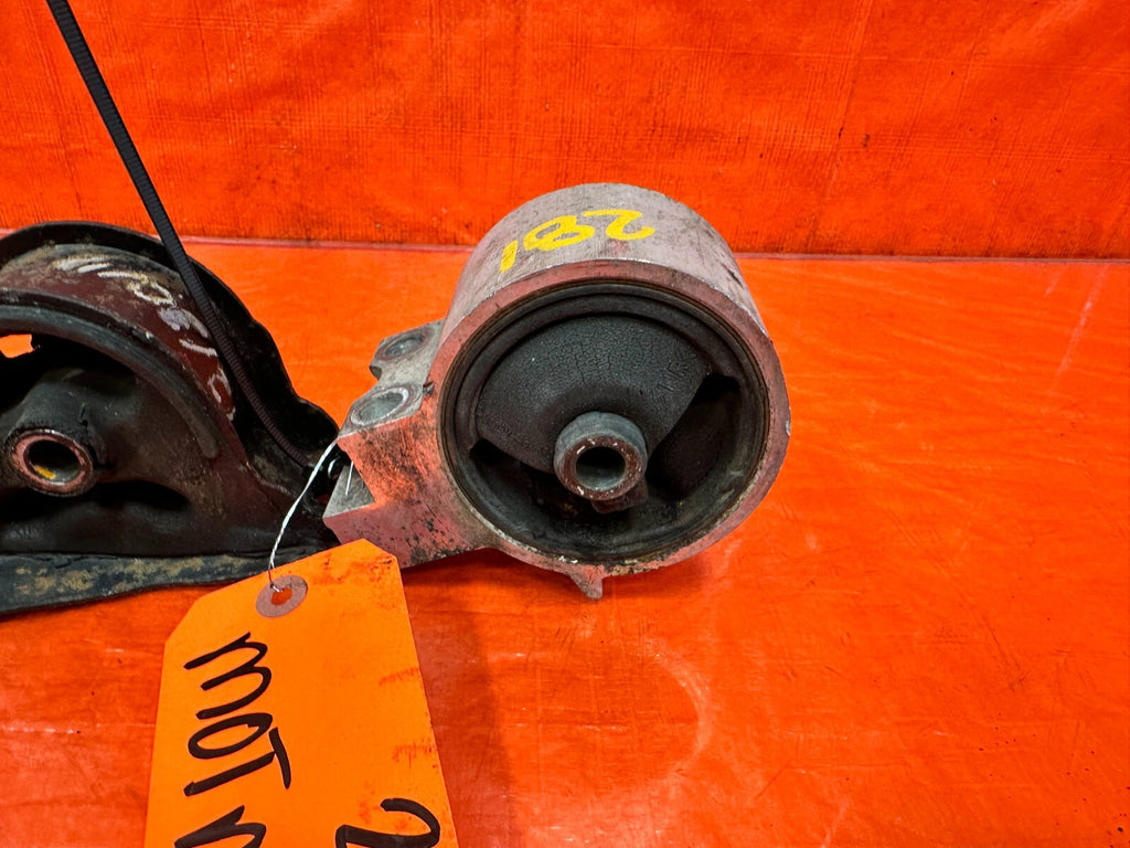 94 01 ACURA INTEGRA 2D   AUTOMATIC TRANSMISISON ONLY   LEFT & RIGHT MOUNTS #2811