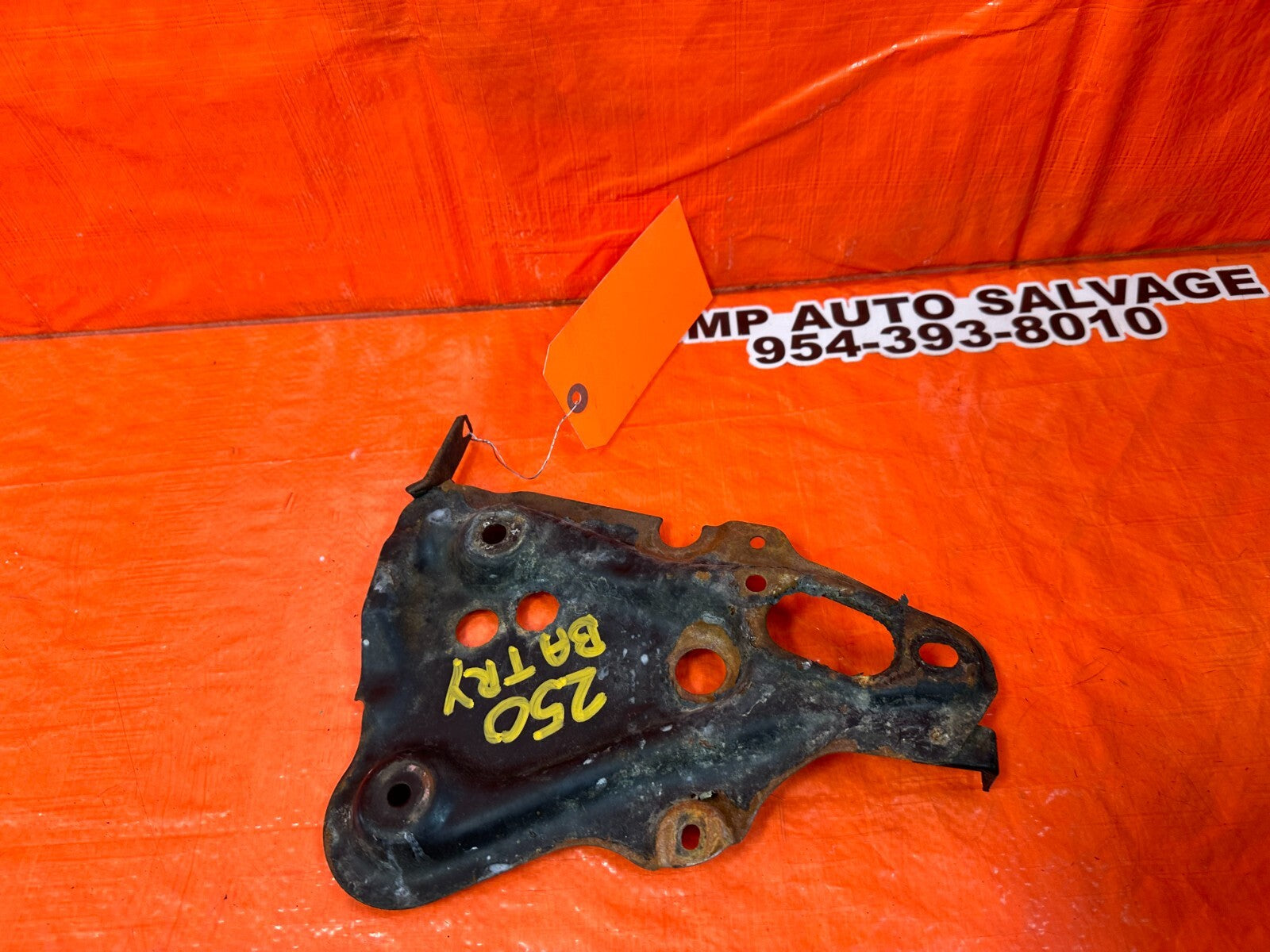 00 05 TOYOTA CELICA   BATTERY MOUNTING TRAY BRACKET   OEM FACTORY #2507