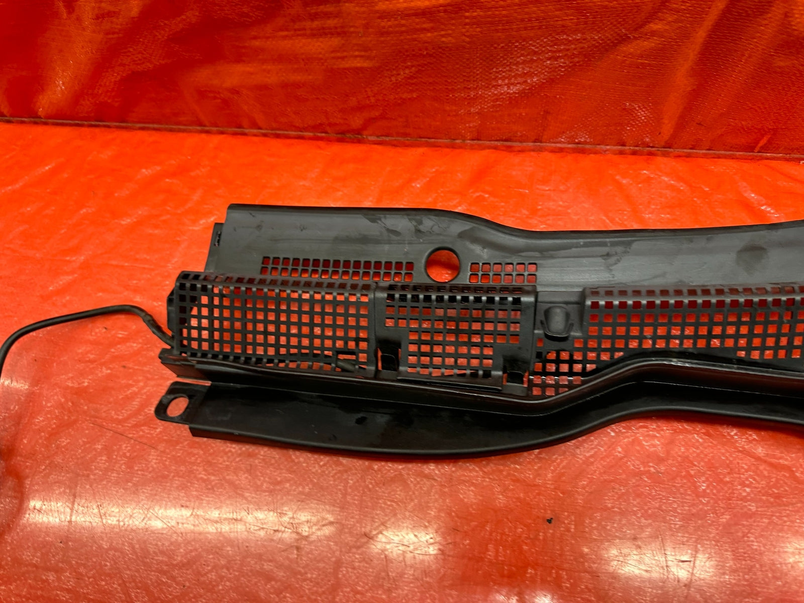 04 05 ACURA TSX   WINDSHIELD WIPER COWL   DRIVER LEFT SIDE   OEM FACTORY #2058