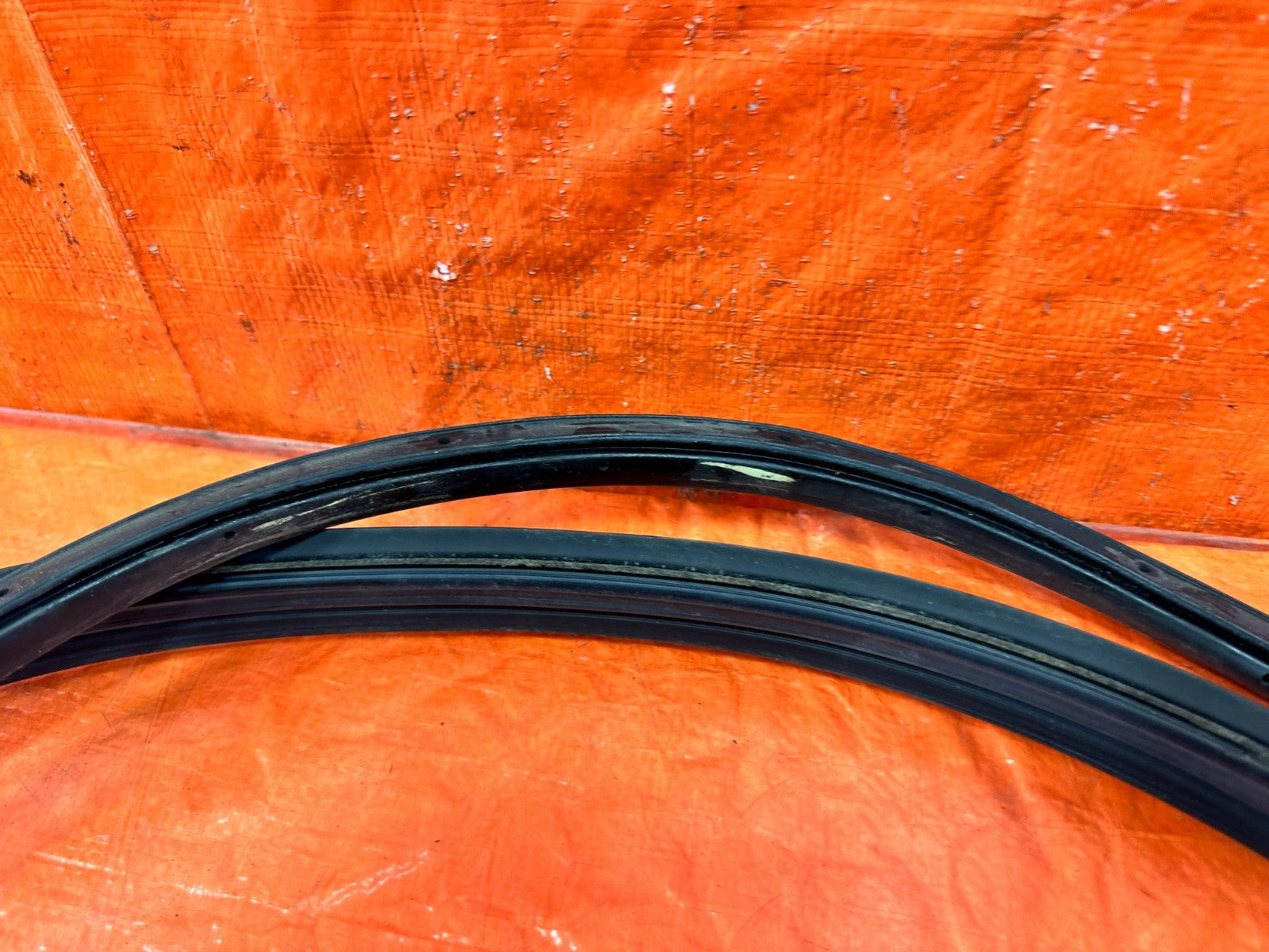 09 14 ACURA TSX   DRIVER LEFT REAR DOOR   WEATHER STRIP TRIM SEAL GASKET OEM 3053
