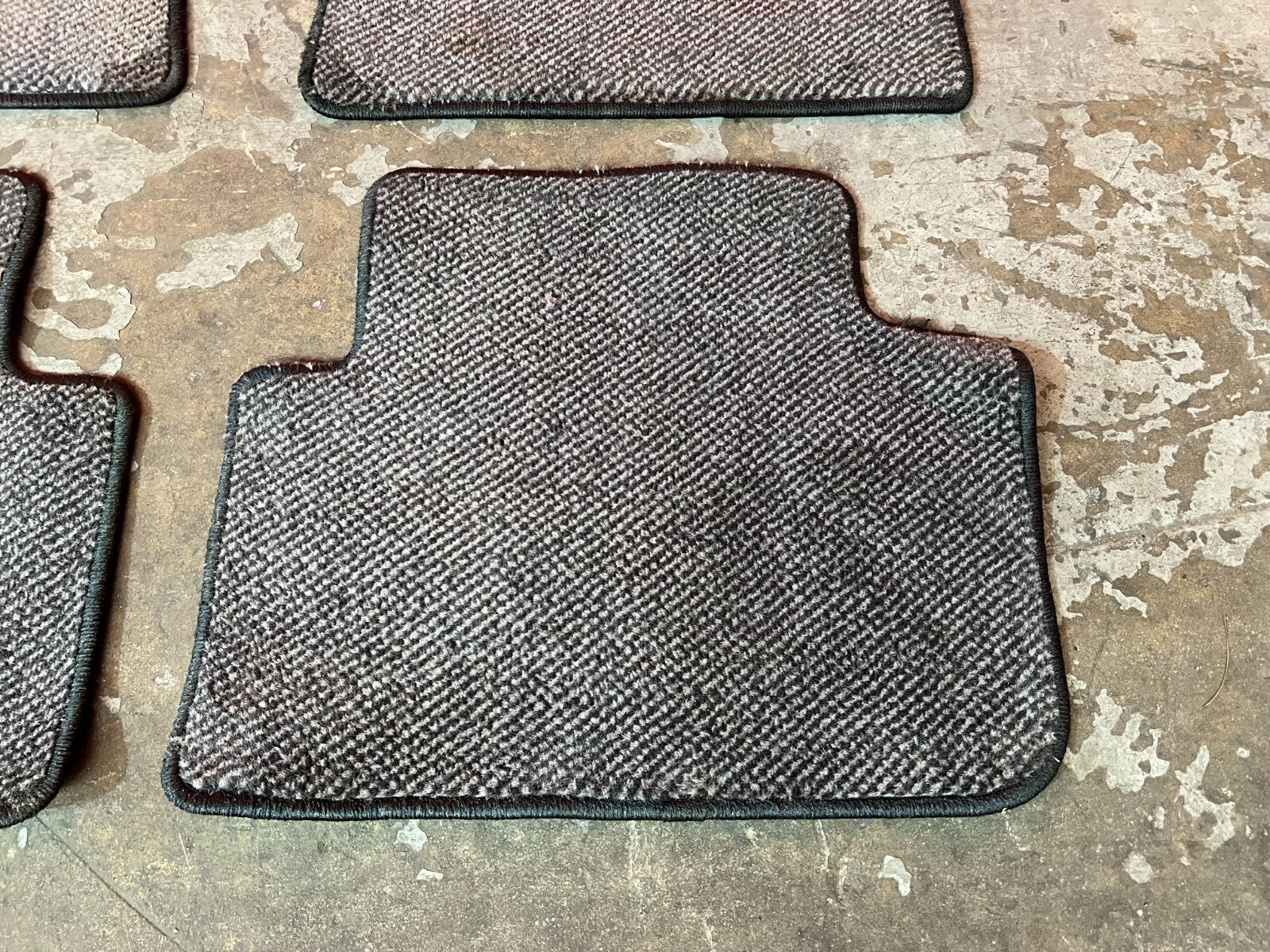 94 01 ACURA INTEGRA 4 DOOR ONLY FULL FLOOR MAT SET FRONT REAR LEFT RIGHT OEM 1482