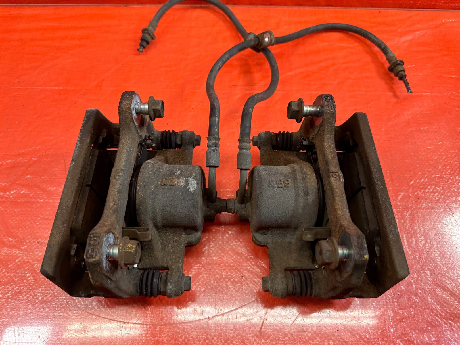02 06 ACURA RSX TYPE S   FRONT BRAKE CALIPER SET CALIPERS LEFT AND RIGHT OEM 21112