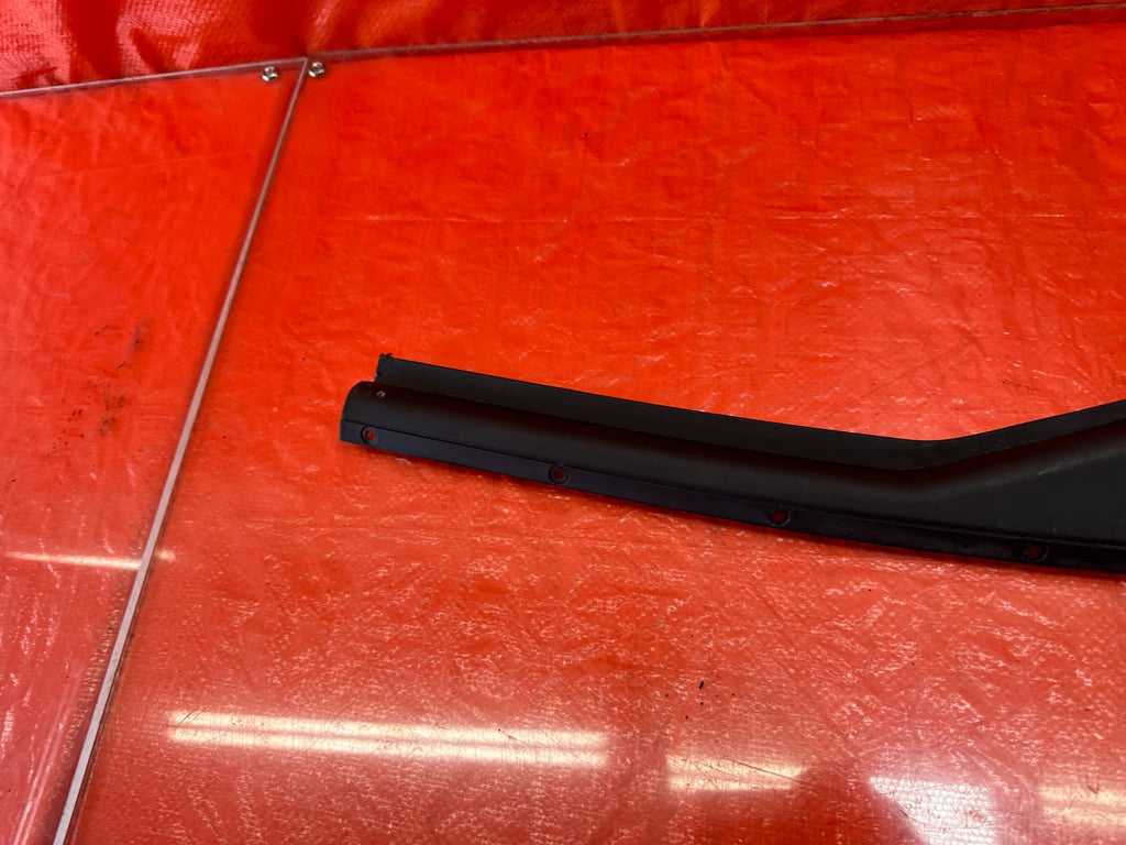 14 20 INFINITI Q50   PASSENGER RIGHT FENDER HOOD SEAL LEDGE TRIM COVER OEM #1857