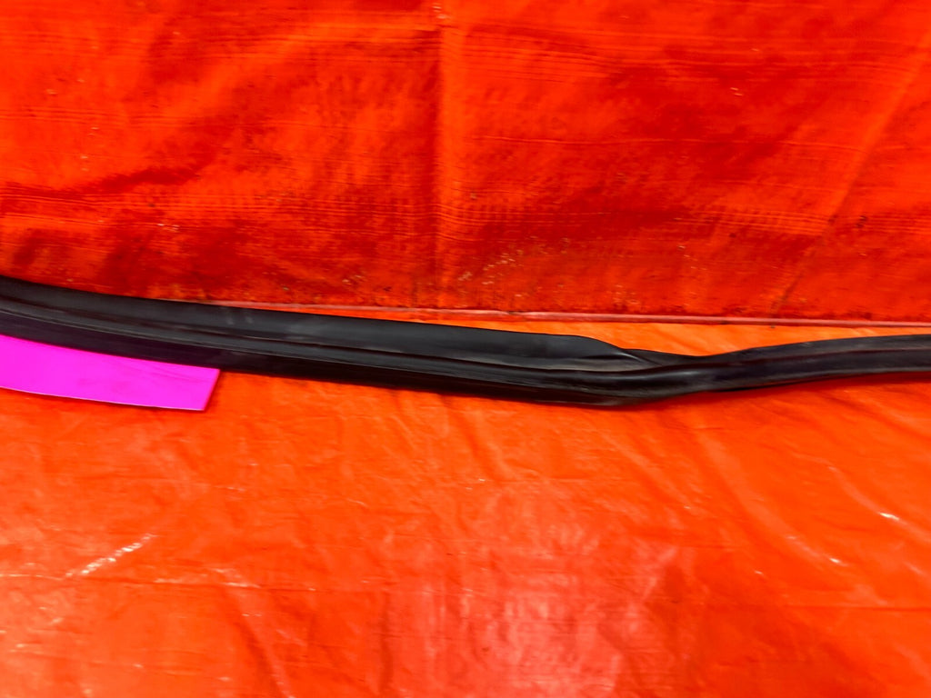 08 14 SUBARU IMPREZA WRX WAGON PASSENGER RIGHT FRONT DOOR WEATHER STRIP GASKET9