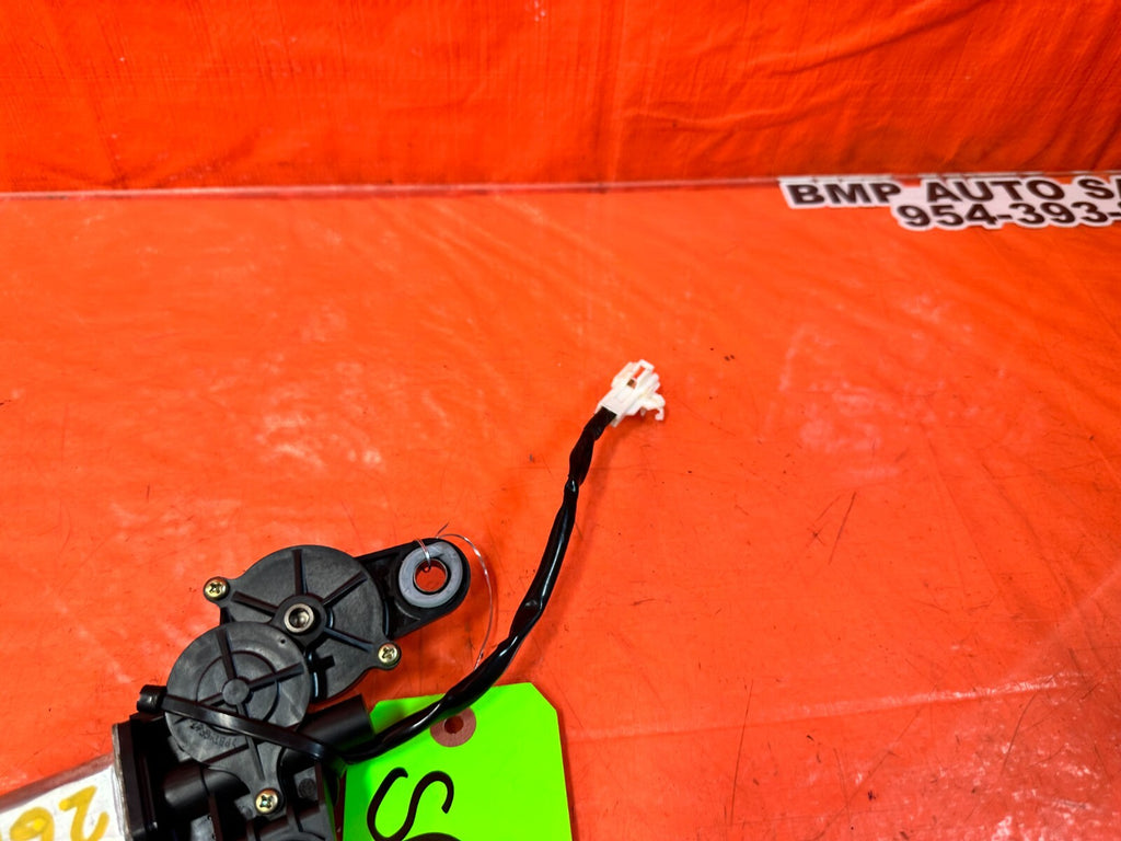 02 10 LEXUS SC430   CONVERTIBLE FRONT CENTER LATCH MOTOR   OEM FACTORY #2616