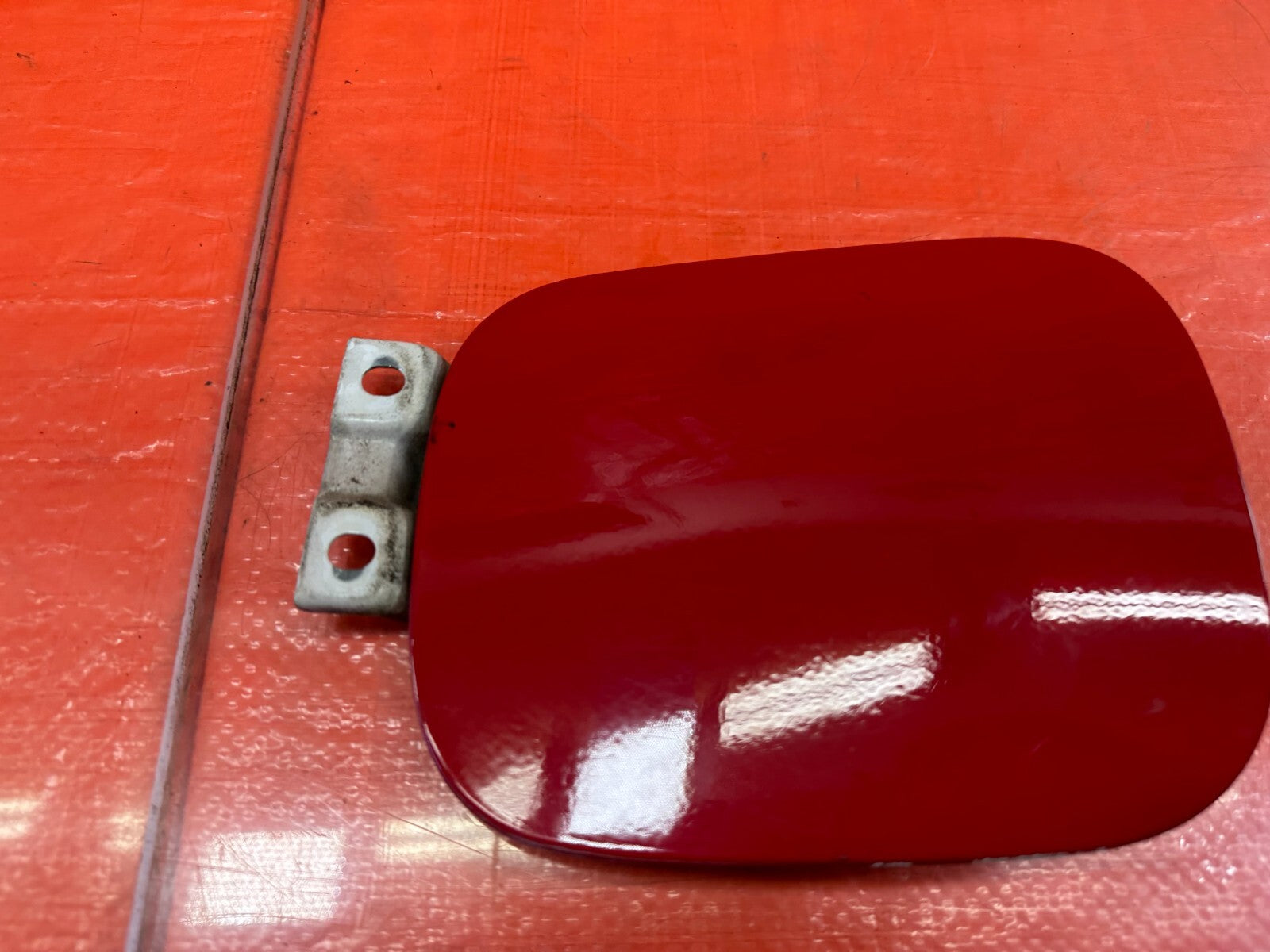 92 95 HONDA CIVIC HATCHBACK   GASOLINE GAS FUEL LID COVER   RED   OEM #2353
