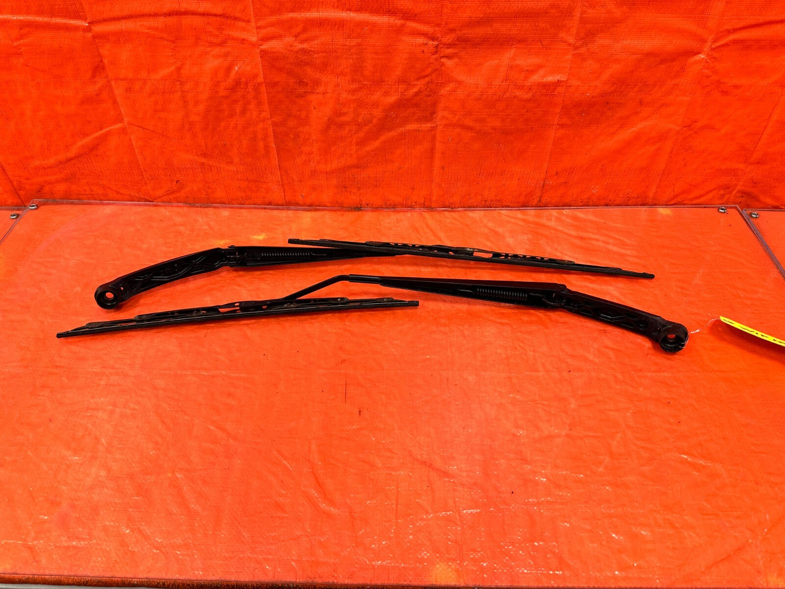 13 24 SUBARU BRZ   LEFT & RIGHT WINDSHIELD WIPER ARMS   OEM FACTORY #2935
