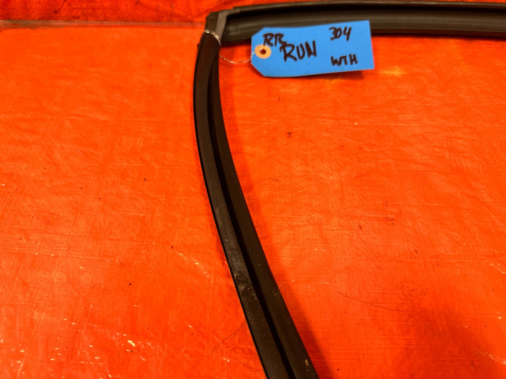 04-08 ACURA TSX - PASSENGER RIGHT REAR WINDOW GLASS RUN CHANNEL - OEM #3049