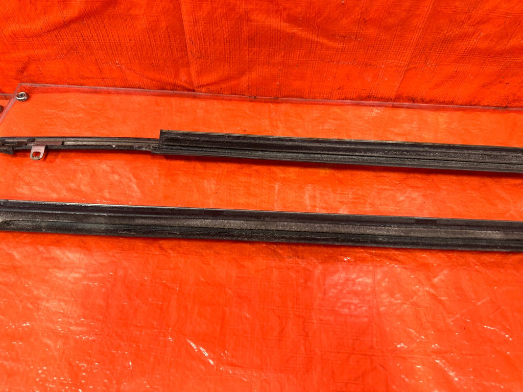 88 89 HONDA CRX   FRONT & REAR / LEFT & RIGHT EXTERIOR WINDOW GLASS TRIM OEM 2779