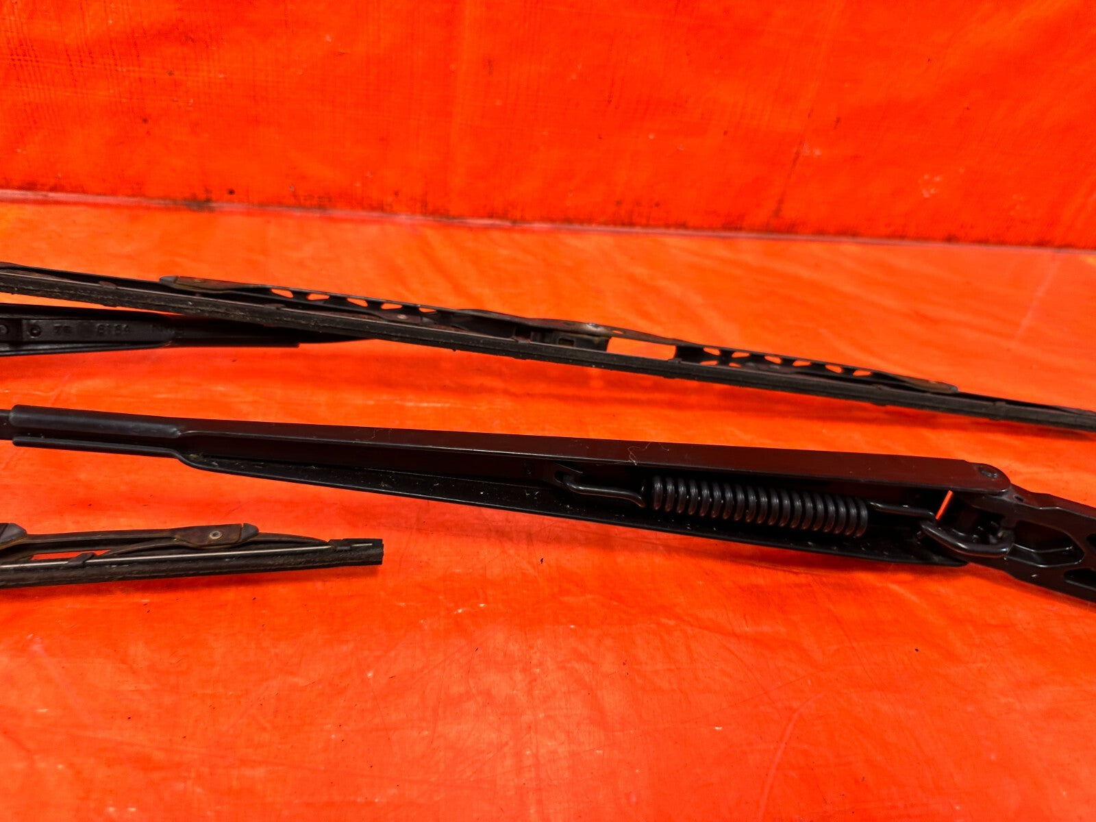 13 24 SUBARU BRZ   LEFT & RIGHT WINDSHIELD WIPER ARMS   OEM FACTORY #2938