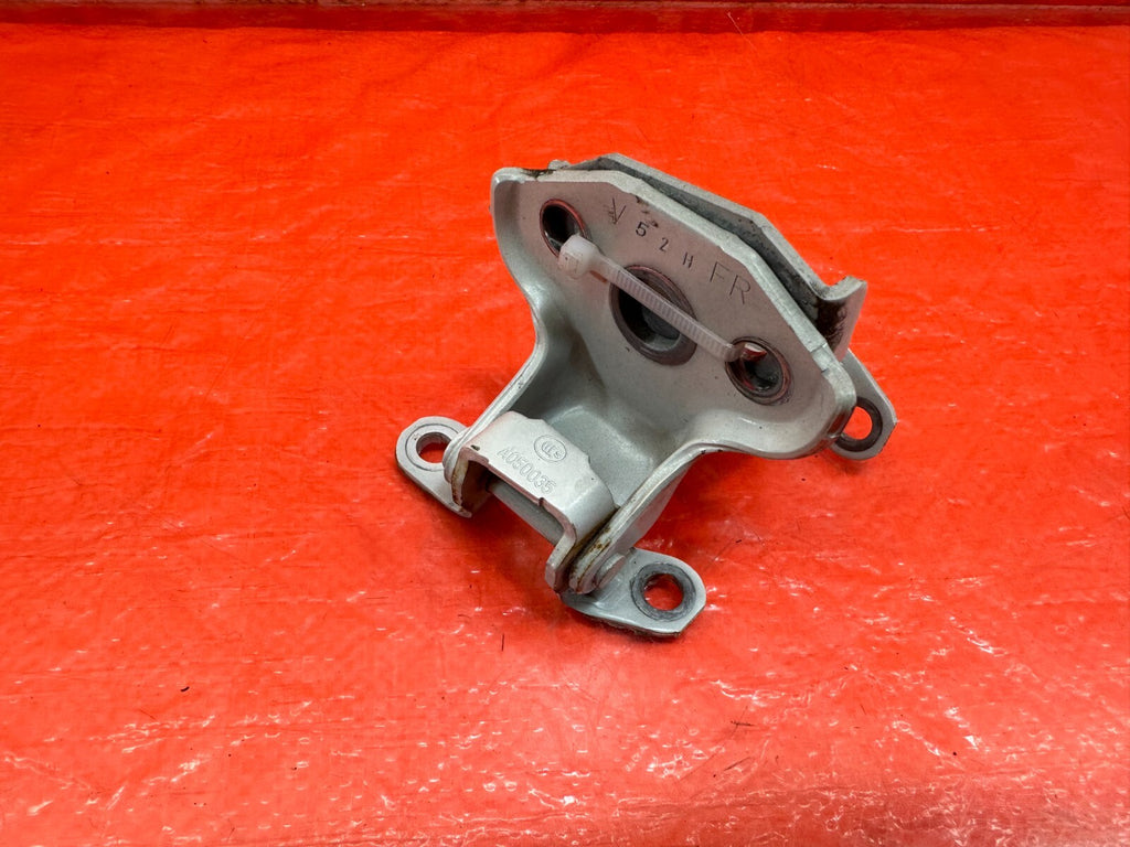 15 21 SUBARU WRX & STI PASSENGER RIGHT FRONT DOOR HINGE SET UPPER LOWER OEM 1804
