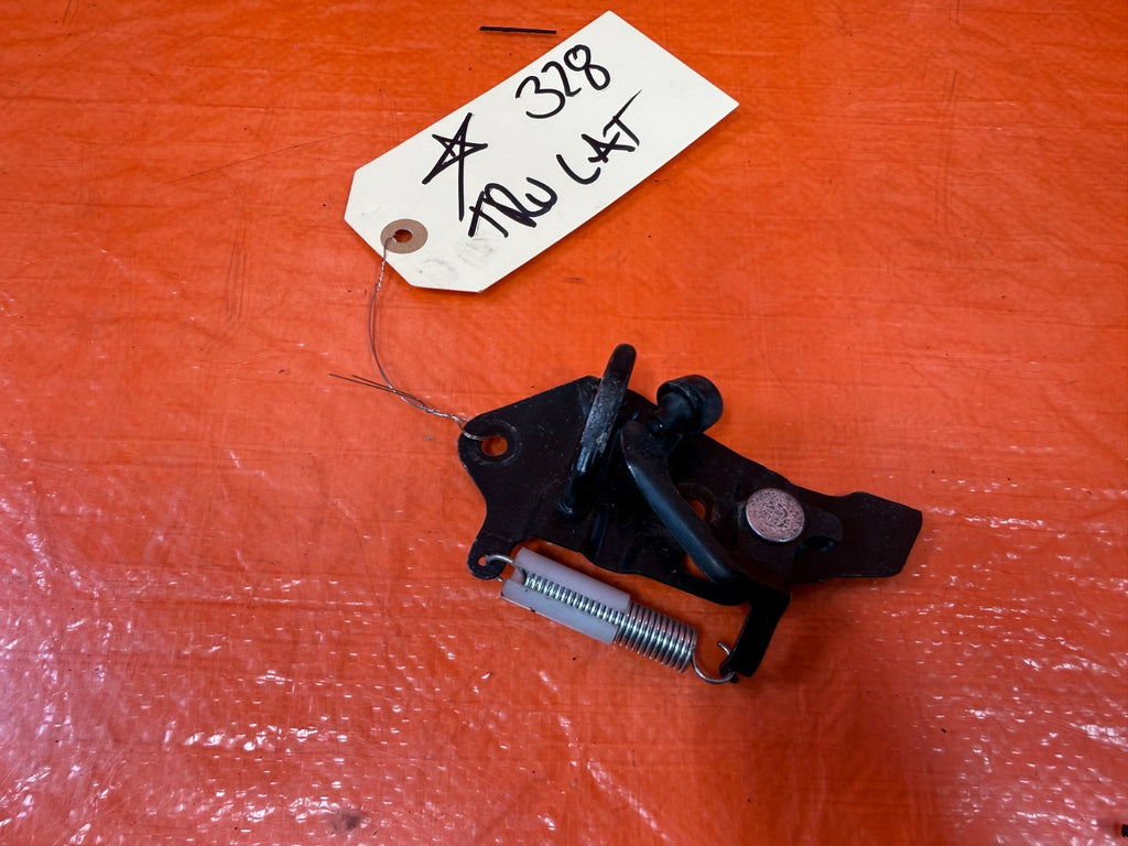 08 15 INFINITI G37 & Q60    2D COUPE   TRUNK STRIKER HOOK LATCH LOCK   OEM #3283