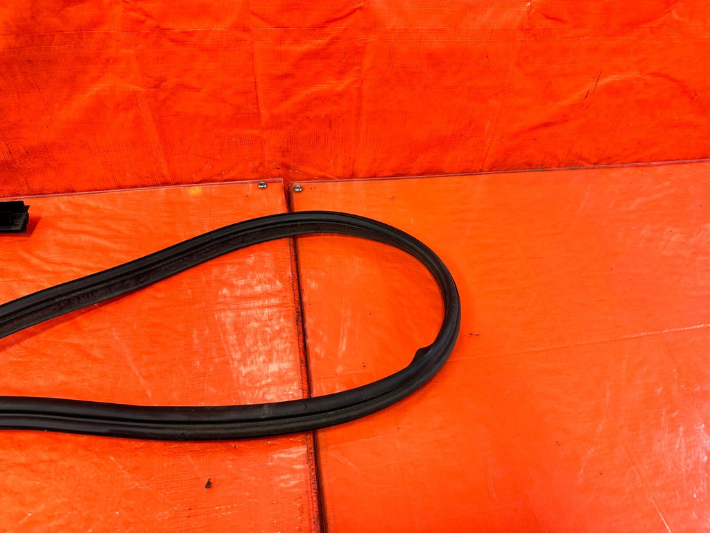 09 15 INFINITI G37 CONVERTIBLE REAR CONVERTIBLE TOP WEATHER STRIP BUNDLE PACKAGE1