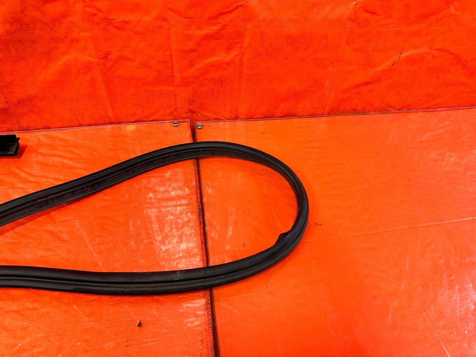 09 15 INFINITI G37 CONVERTIBLE REAR CONVERTIBLE TOP WEATHER STRIP BUNDLE PACKAGE1
