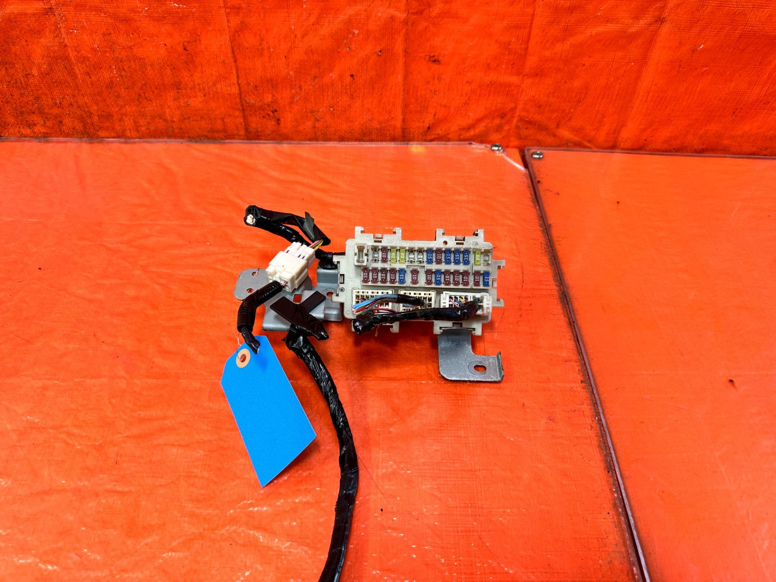 08 13 INFINITI G37 COUPE 2D   INTERIOR CABIN UNDER DASH FUSE BOX PANEL OEM 3200