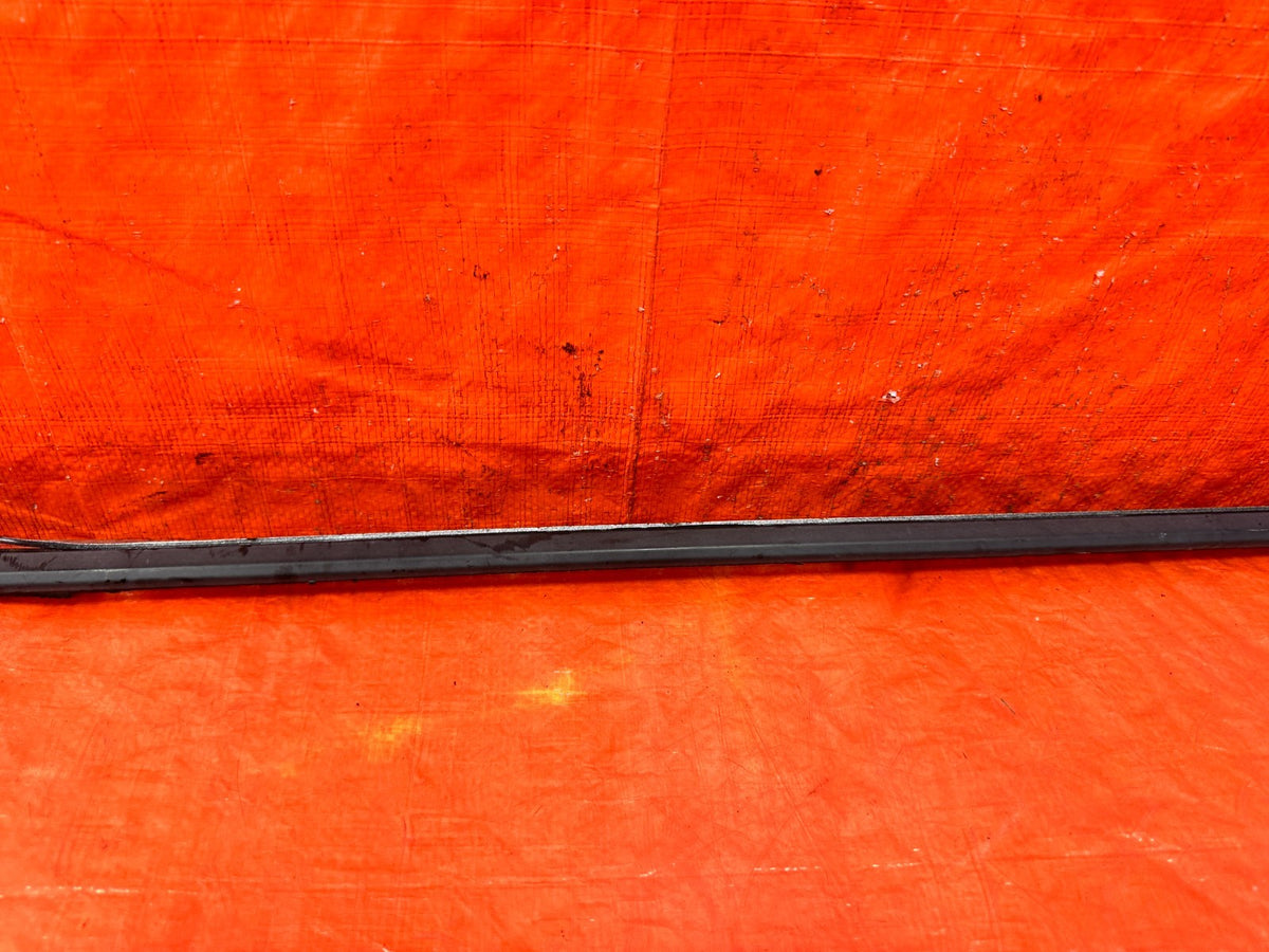 06-11 CIVIC 4D SEDAN - DRIVER ELFT REAR EXTERIOR GLASS TRIM DRIP RETAINER 3072