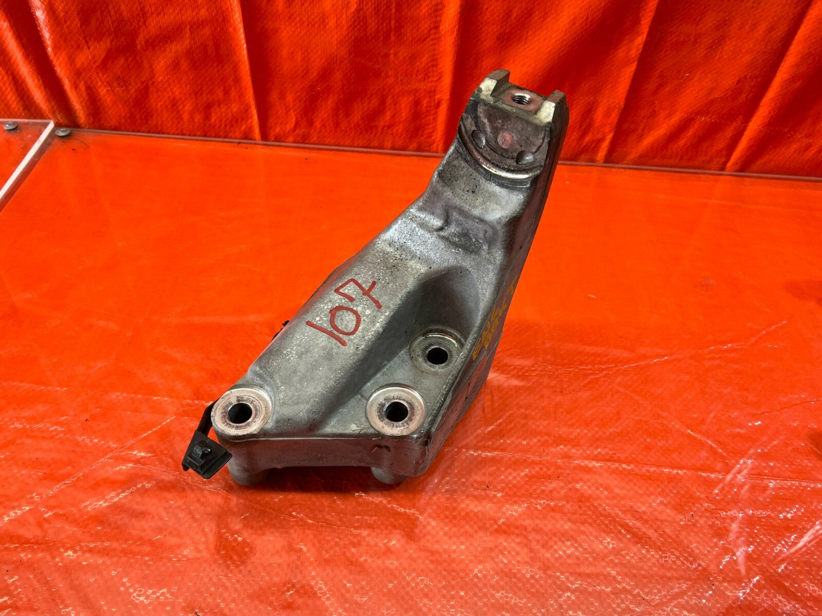 04 08 ACURA TL   ALUMINUM ENGINE MOTOR MOUNT BRACKET   REAR   OEM FACTORY #1070