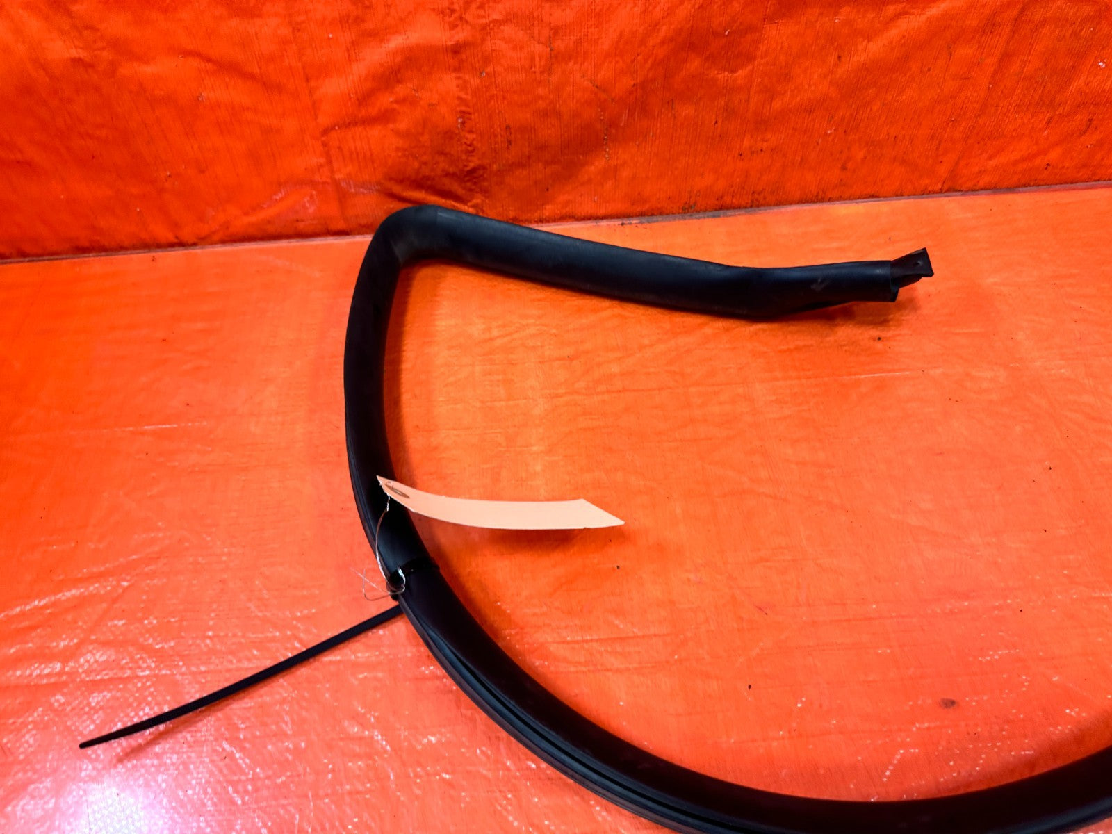 10 16 HYUNDAI GENESIS COUPE   RIGHT DOOR UPPER WEATHER STRIP SEAL OEM #32612