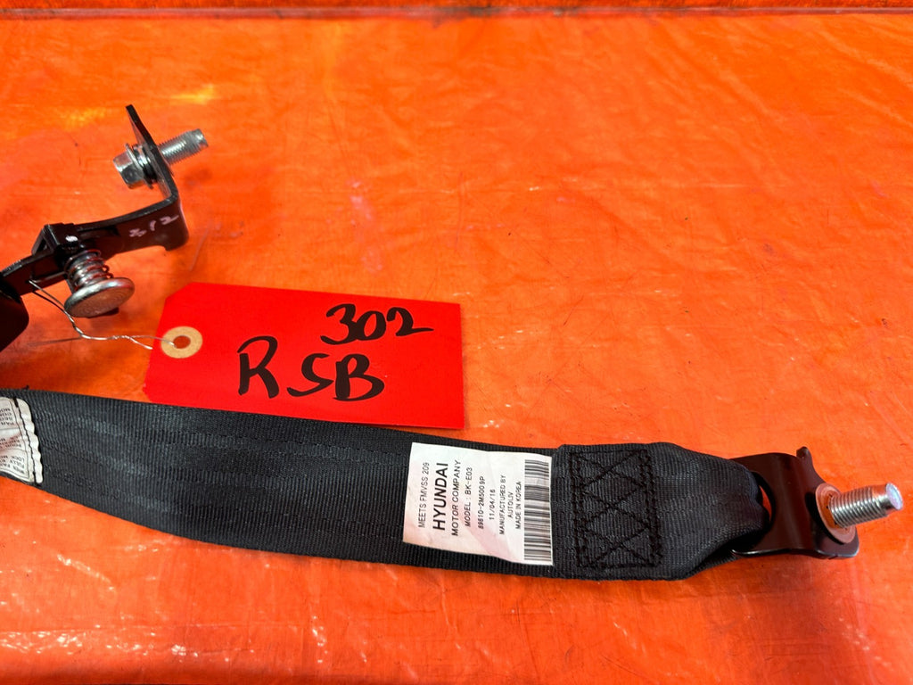 10 16 HYUNDAI GENESIS COUPE   REAR SEAT BELTS  LEFT & RIGHT SEAT BELTS   OEM 3022