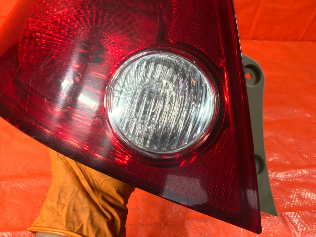 OEM 2005 2006 2007 CHEVROLET COBALT SEDAN DRIVER LEFT TAIL LIGHT LAMP 15277880 2