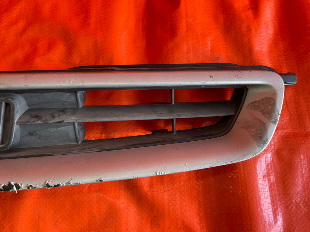 96 00 HONDA CIVIC   2D COUPE   FRONT GRILLE   VOGUE SILVER METALLIC COLOR   OEM3