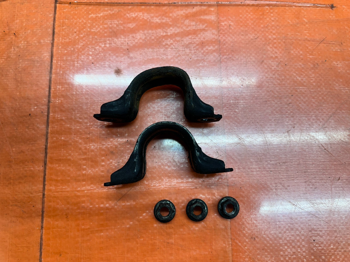 14-15 INFINITI Q50 FRONT SWAY BAR BOLTS BRACKET OEM #3445