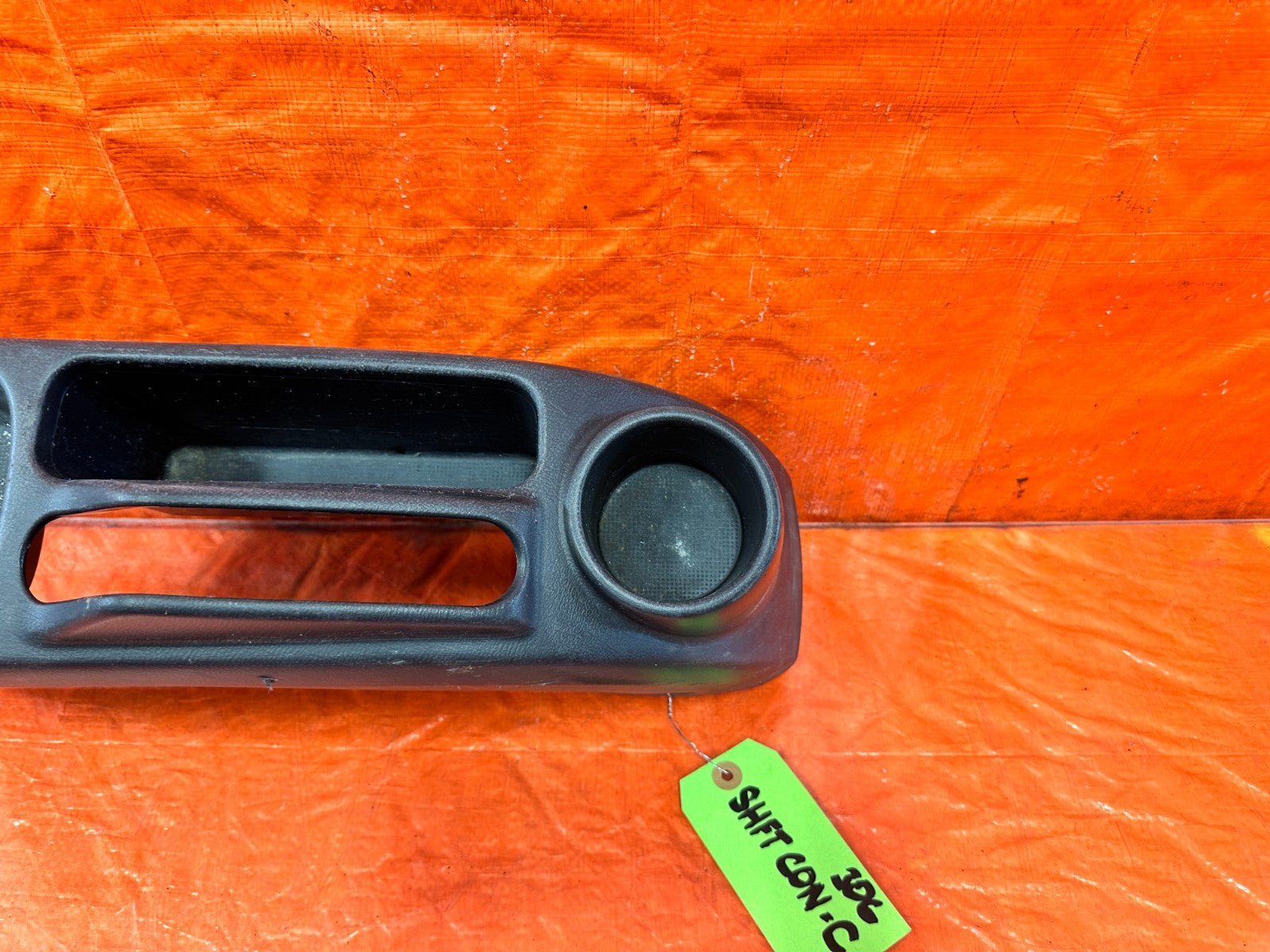 02 05 HONDA CIVIC SI EP3 HATCH   ARM REST CUP HOLDER PORTION REAR PART OEM 3061