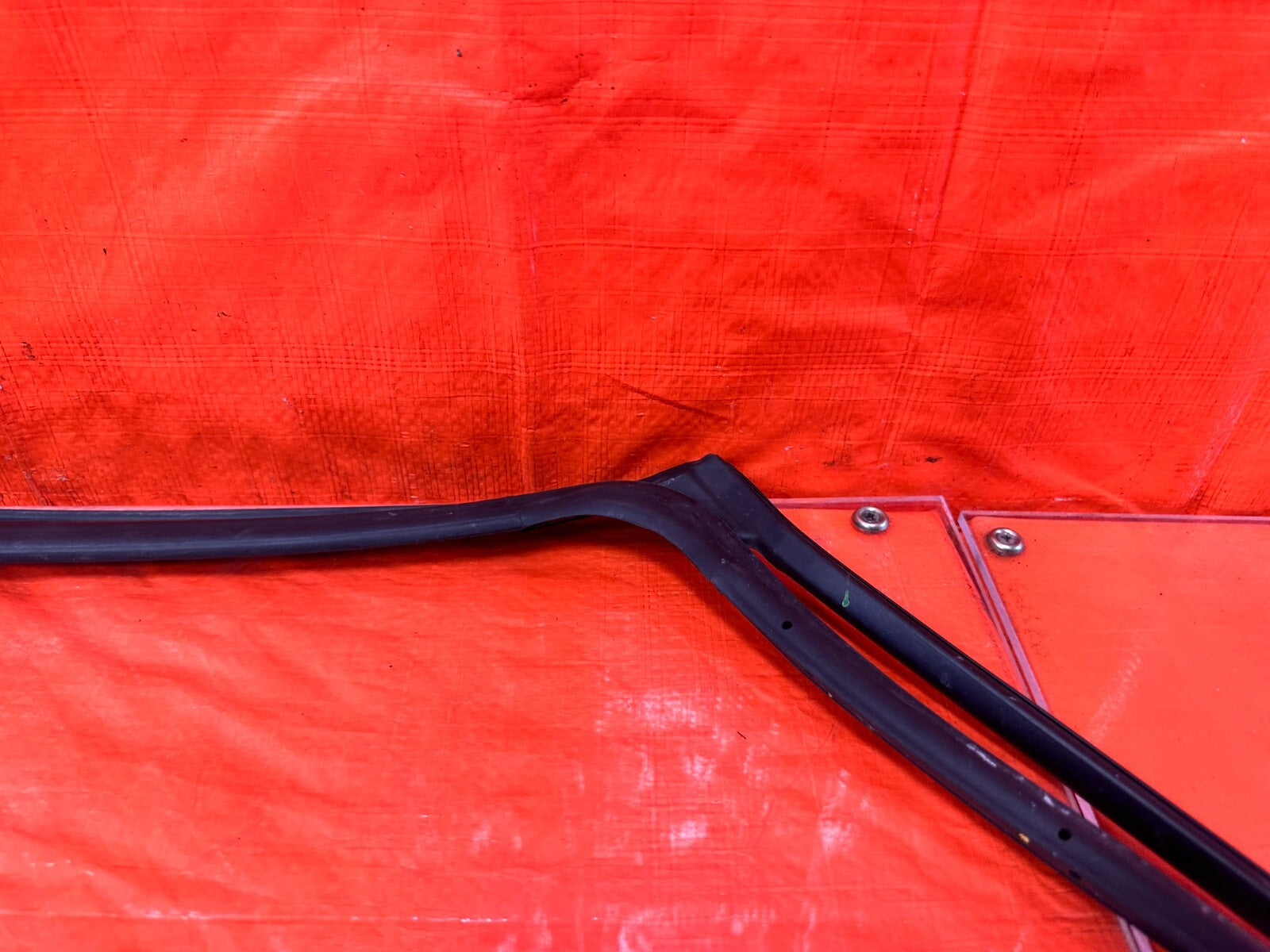 04 08 ACURA TSX   DRIVER LEFT REAR DOOR WEATHER STRIP TRIM SEAL GASKET OEM 2755