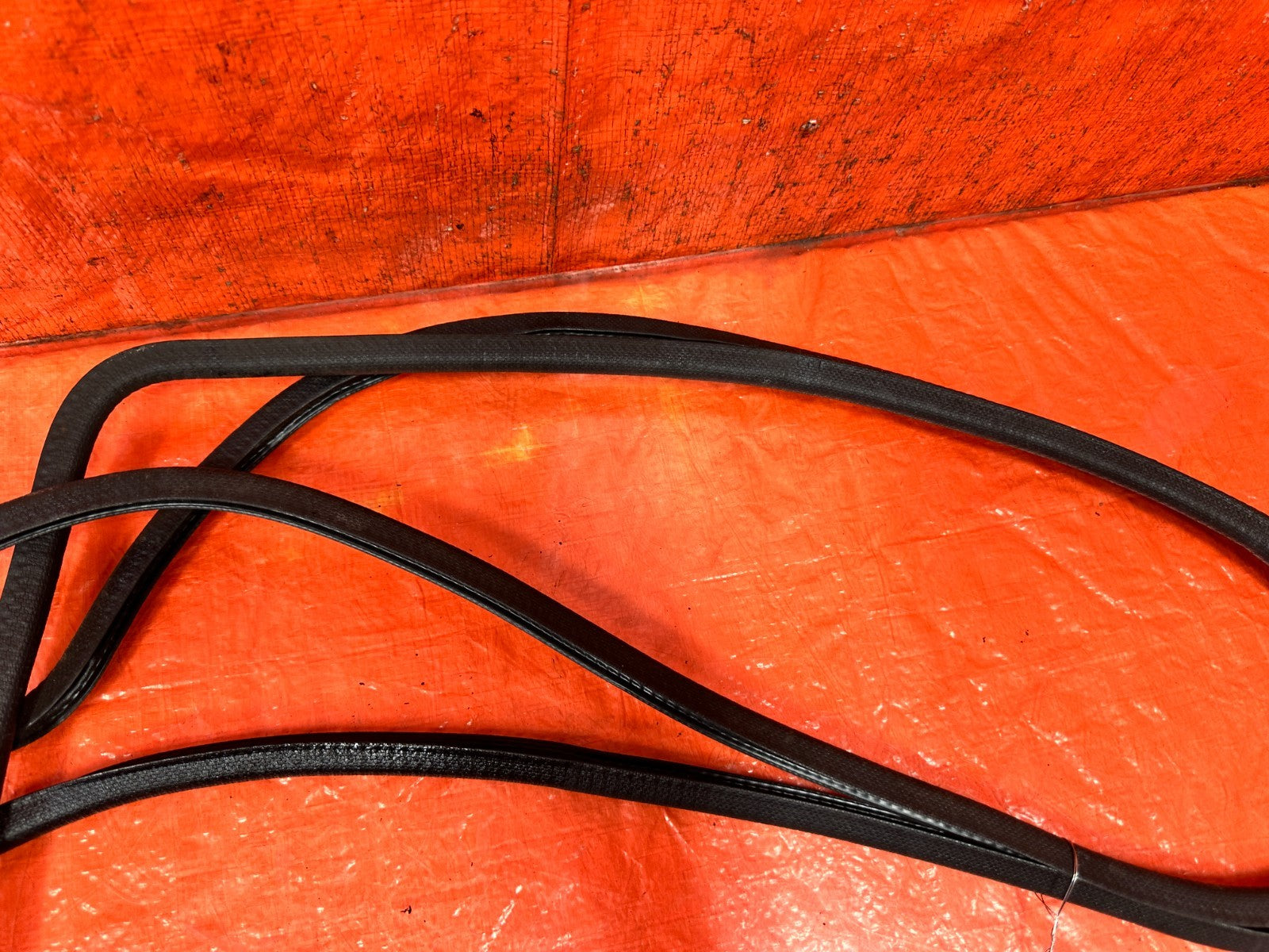 90 91 HONDA CIVIC HATCH   CHASSIS TO DOOR OPEN TRIM WEATHER STRIP LEFT RIGHT 32512