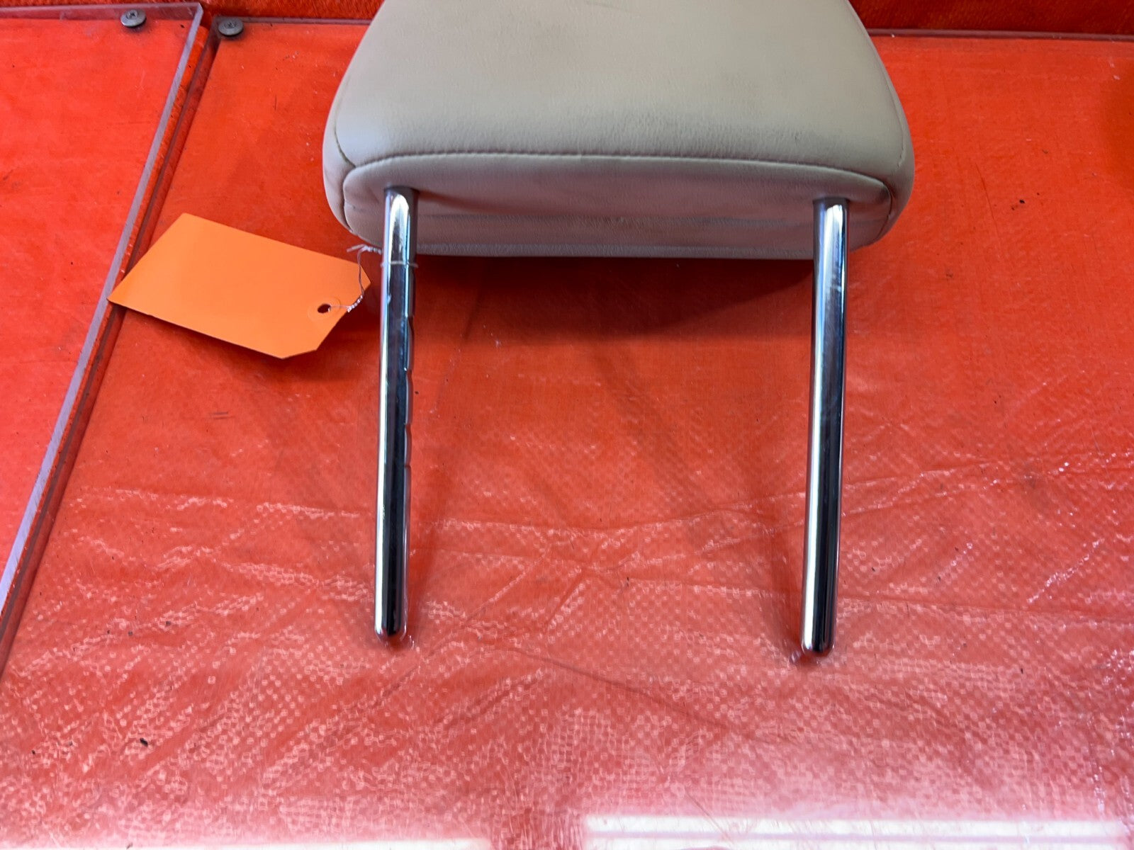 09 10 ACURA TSX   FRONT SEAT HEAD REST LEFT OR RIGHT   IVORY COLOR   OEM #158 115