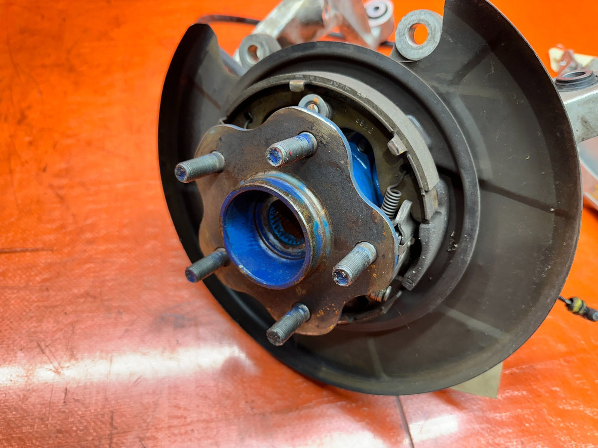 03-08 NISSAN 350Z RIGHT REAR SPINDLE KNUCKLE HUB WITH CONTROL ARMS OEM #34614
