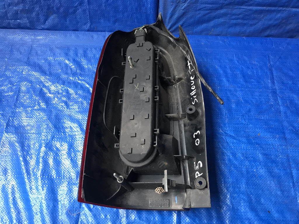 OEM 2000 2001 2002 2003 CHEVROLET SILHOUETTE PASSENGER RIGHT TAIL LIGHT 104066126