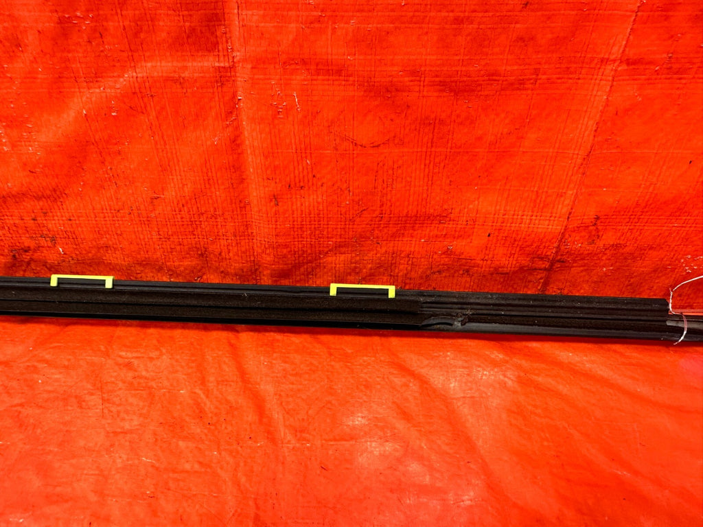 96 00 HONDA CIVIC SEDAN 4D   DRIVER LEFT REAR DOOR EXTERIOR WINDOW TRIM OEM 2976