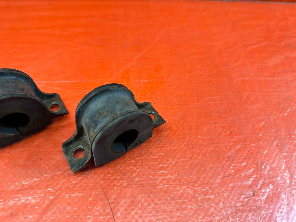 92 01 HONDA PRELUDE   LEFT & RIGHT   REAR SWAY BAR BRACKETS & BUSHINGS   OEM 21010