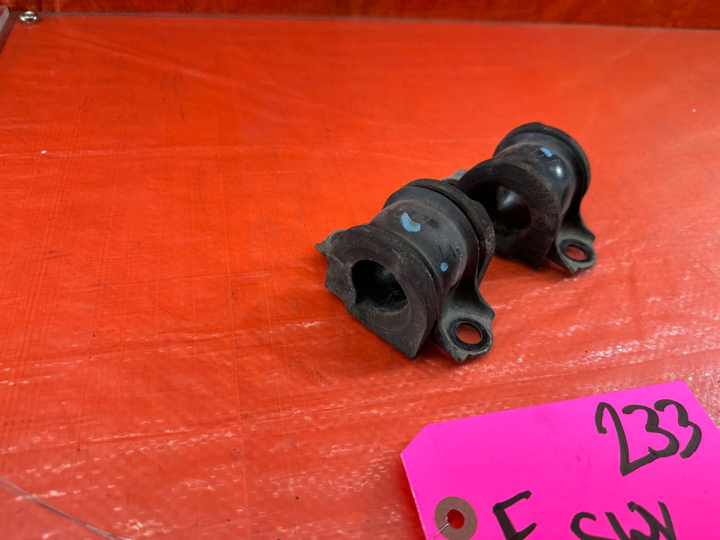 09 14 ACURA TSX   FRONT SWAY BAR MOUNTING BRACKET & BUSHING SET   OEM #2333