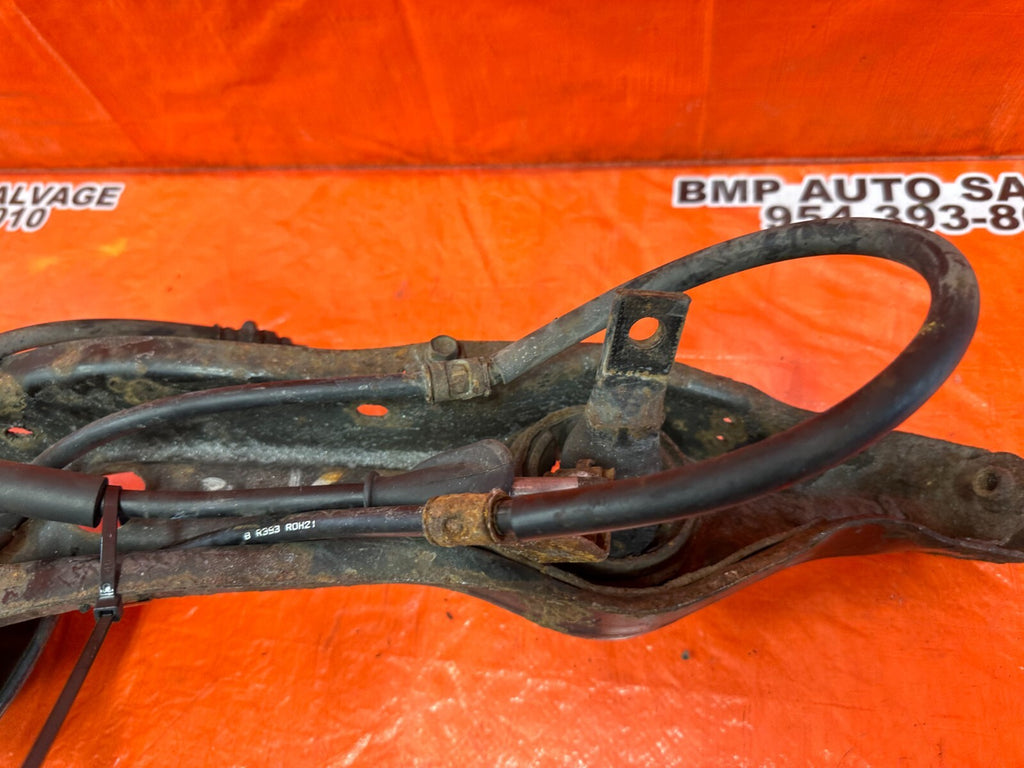 94 01 ACURA INTEGRA   PASSENGER RIGHT REAR TRAILING ARM WITH CALIPER ROTOR CABLE18