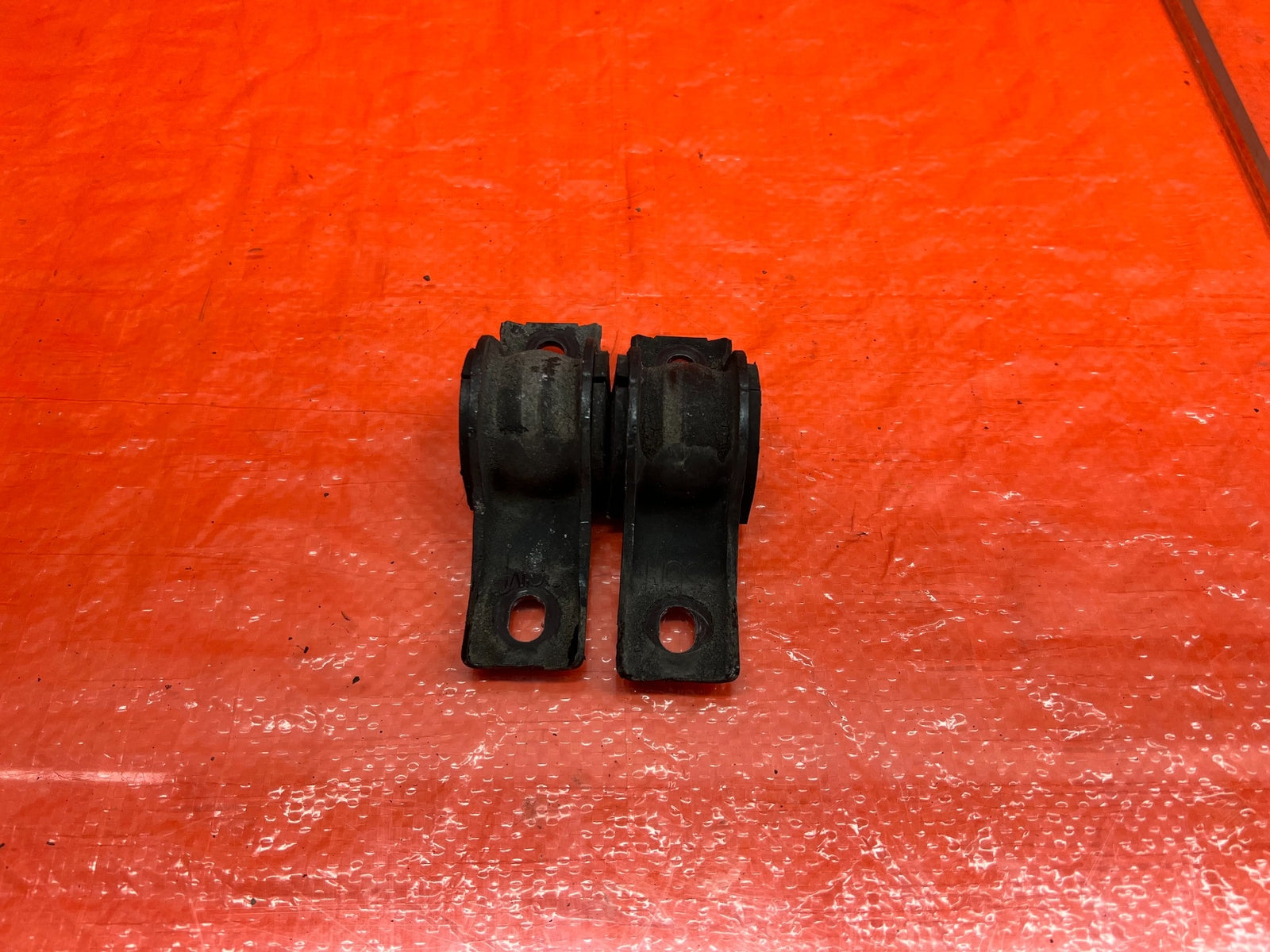 02 05 HONDA CIVIC SI EP3 HATCH REAR SWAY BAR MOUNTING BRACKET & BUSHINGS OEM 1760