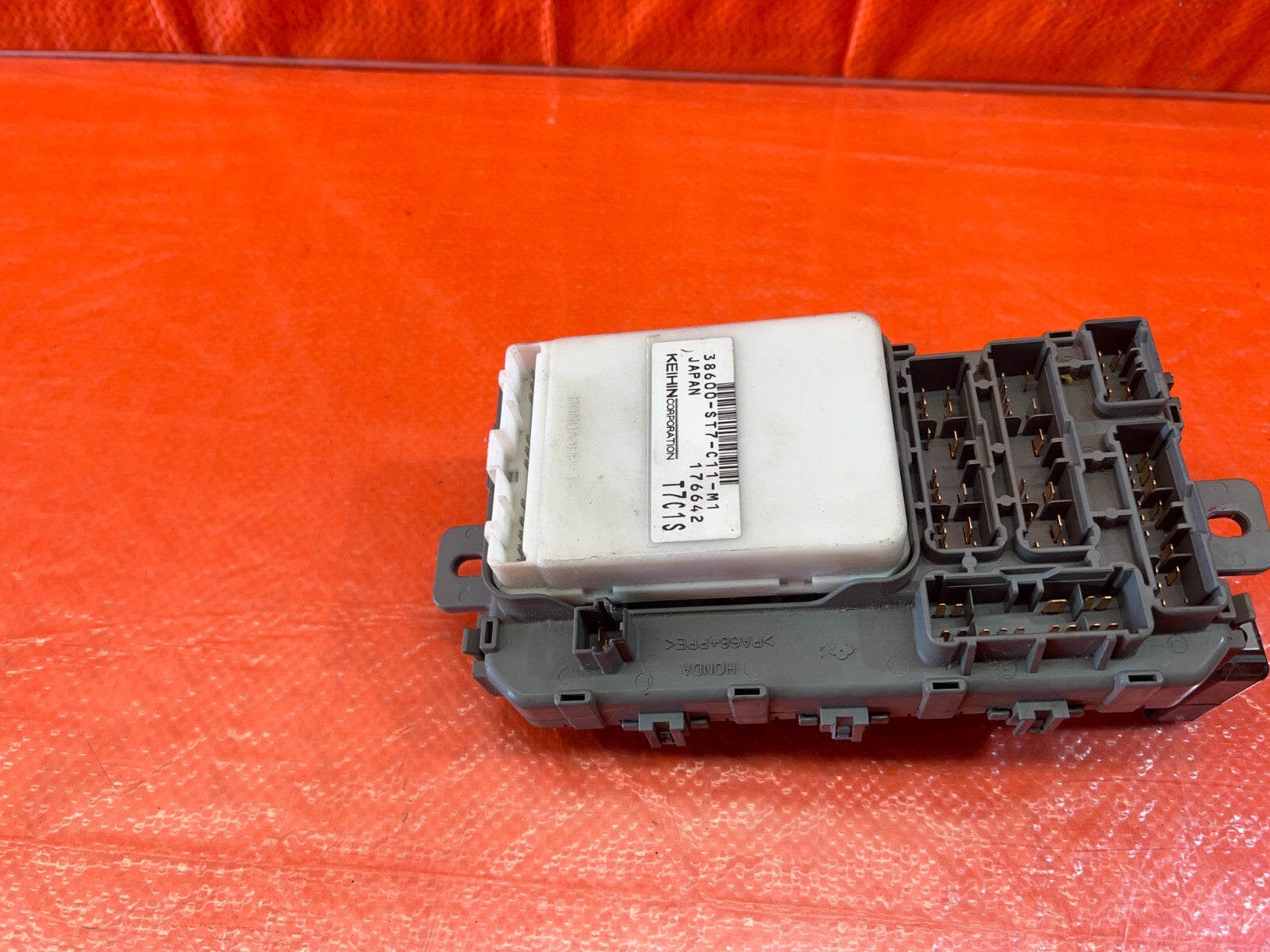 98 01 ACURA INTEGRA   INTERIOR CABIN FUSE JUNCTION BOX PANEL   OEM #1669