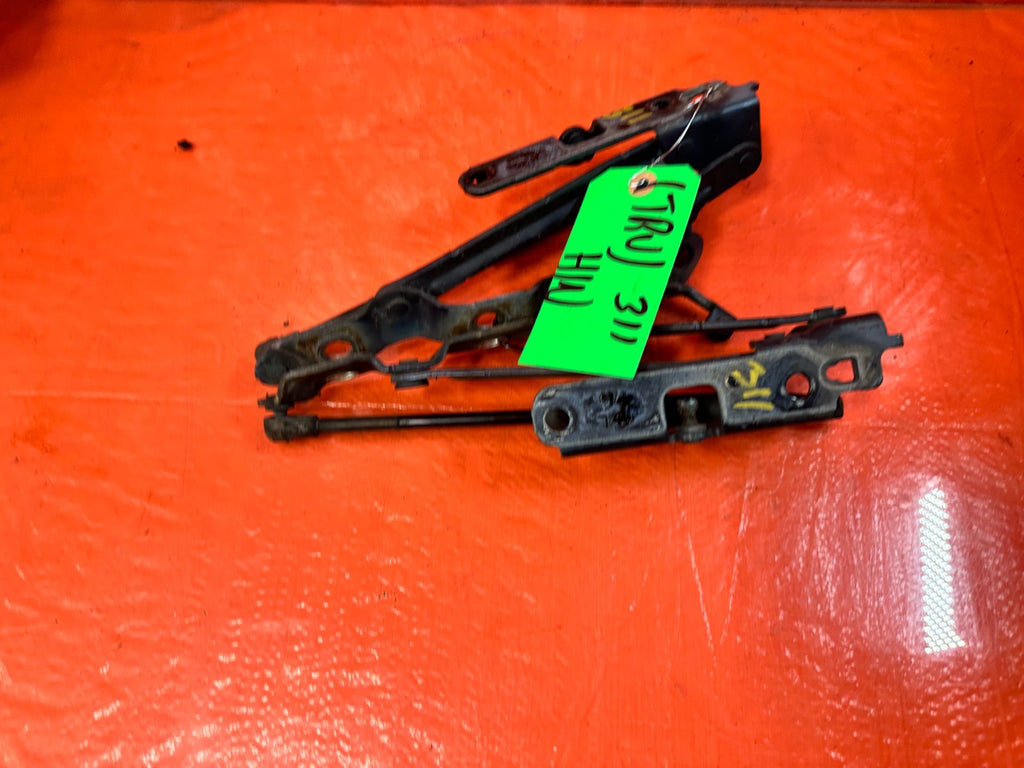 08 15 INFINITI G37 Q60 COUPE   LEFT AND RIGHT TRUNK HINGES   OEM #3115