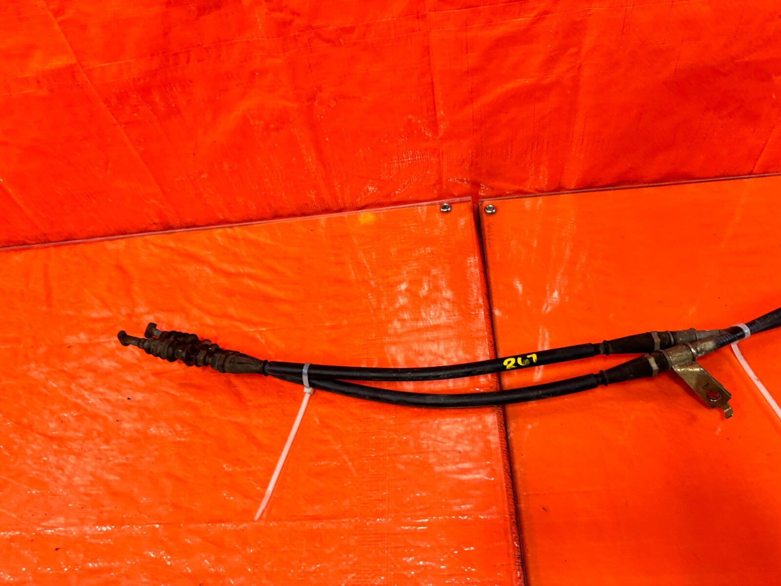 90 93 MAZDA MX 5 MIATA   EMERGENCY PARKING BRAKE CABLE SET CABLES LEFT RIGHT OEM8