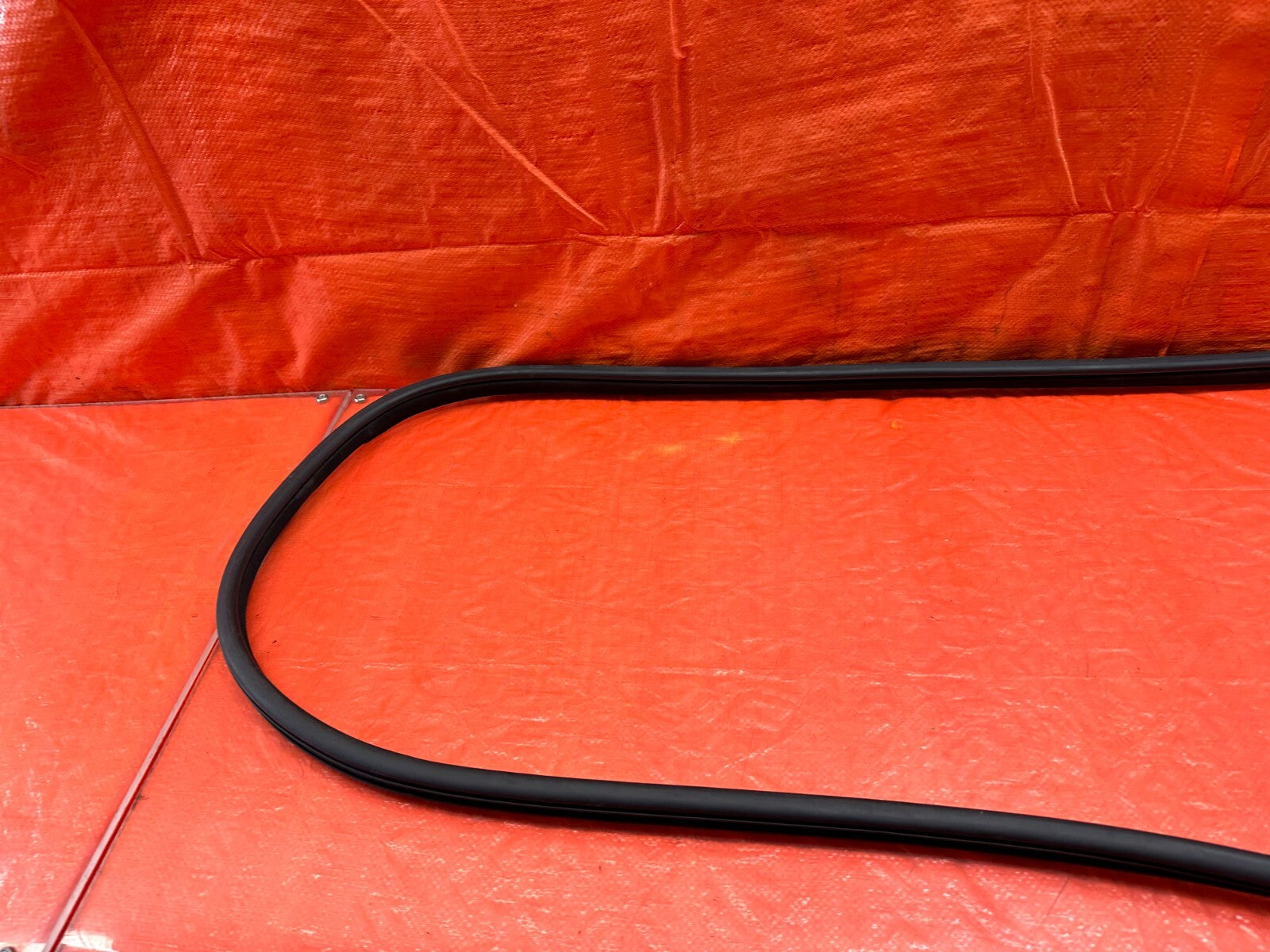 09 14 ACURA TSX   DRIVER LEFT REAR DOOR TO CHASSIS OPEN TRIM SEAL OEM 2334