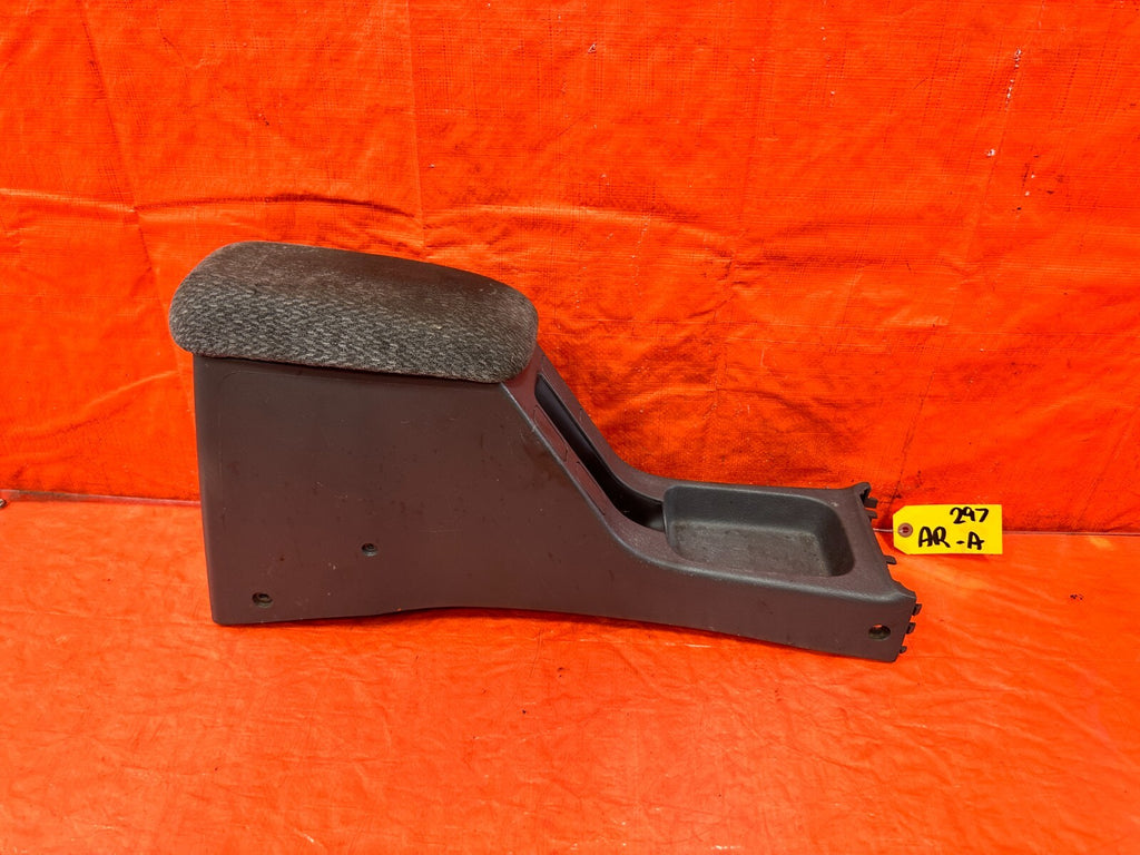 99 00 HONDA CIVIC SI EM1   ARM REST SHIFTER CENTER CONSOLE CUP HOLDER OEM 2970