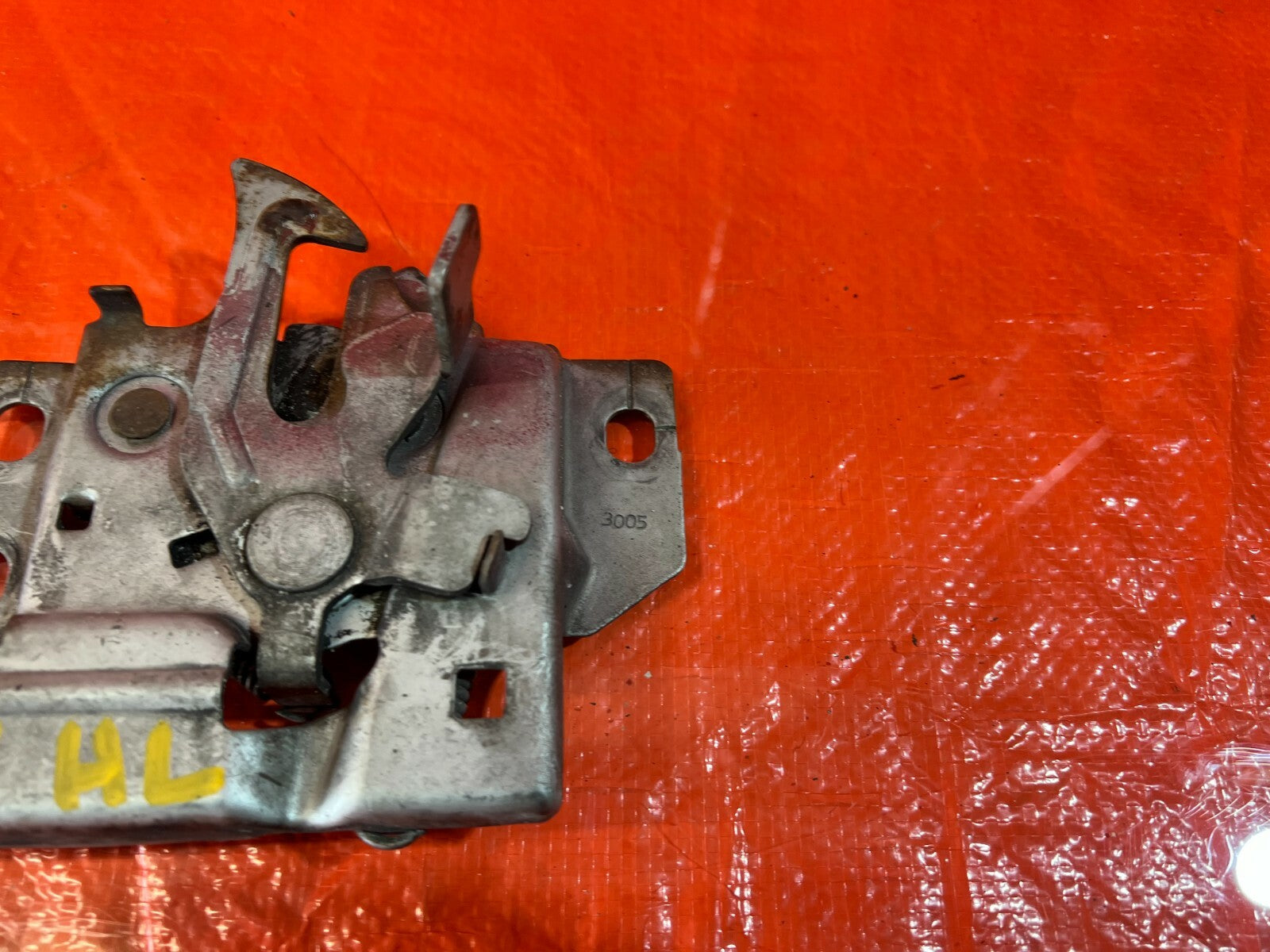96 00 HONDA CIVIC HOOD LATCH LOCKING MECHANISM   OEM FACTORY 74120 S01 A04   #975