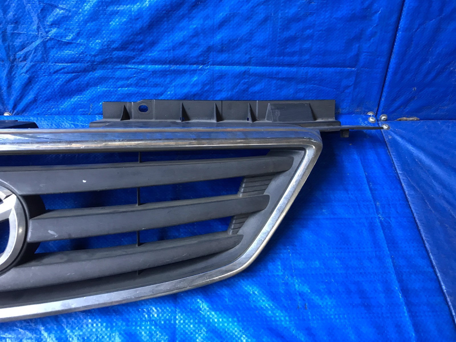 OEM 2000 2001 00 01 MAZDA MPV FRONT GRILLE LC62507121